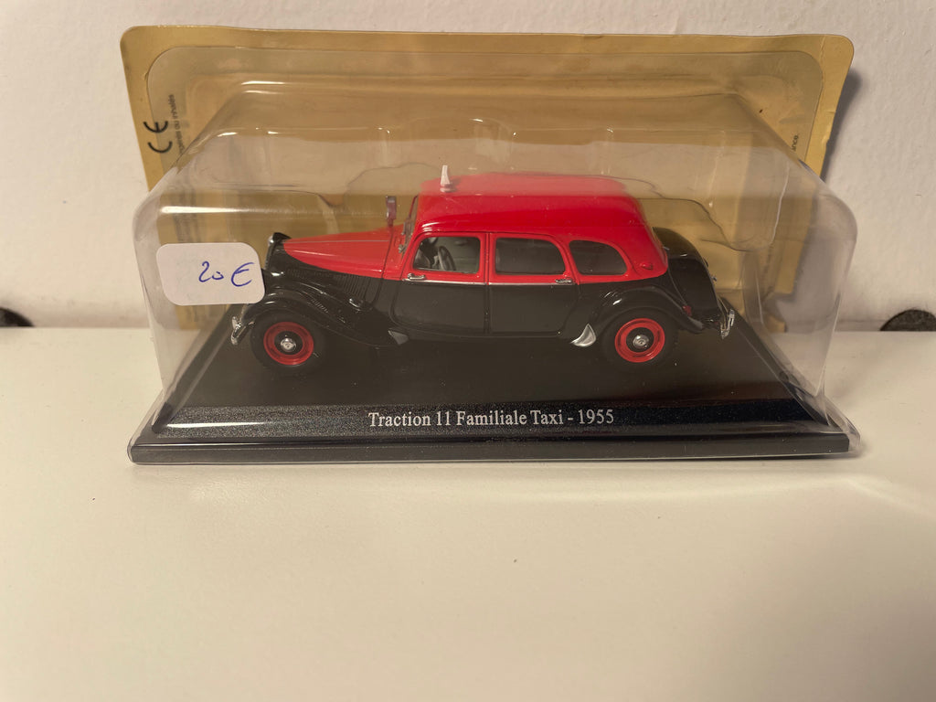 Citroën traction 11 familiale rouge et noire TAXI de 1955