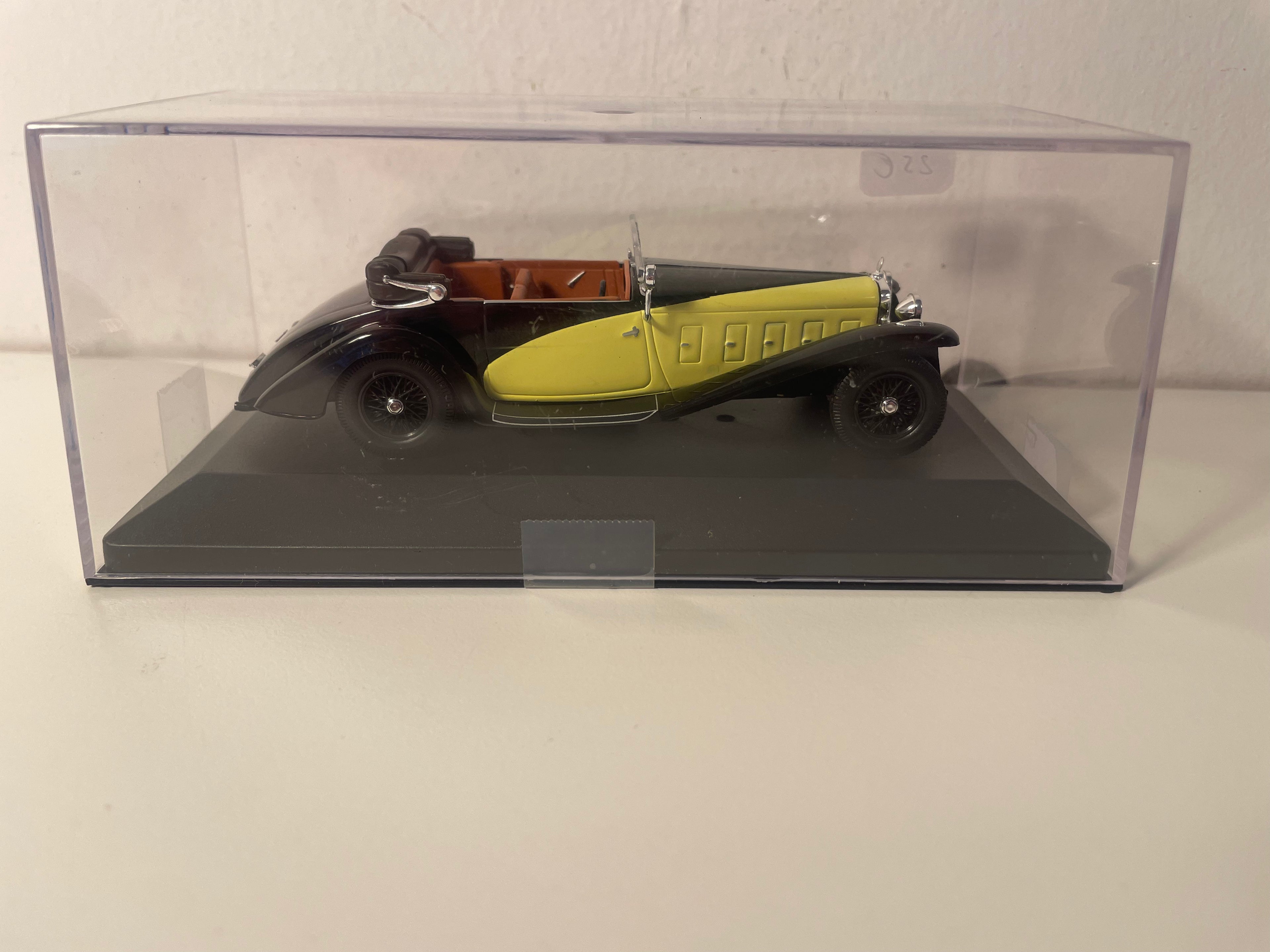 Delage D8SS Fernandez et Darrin jaune et noire de 1932