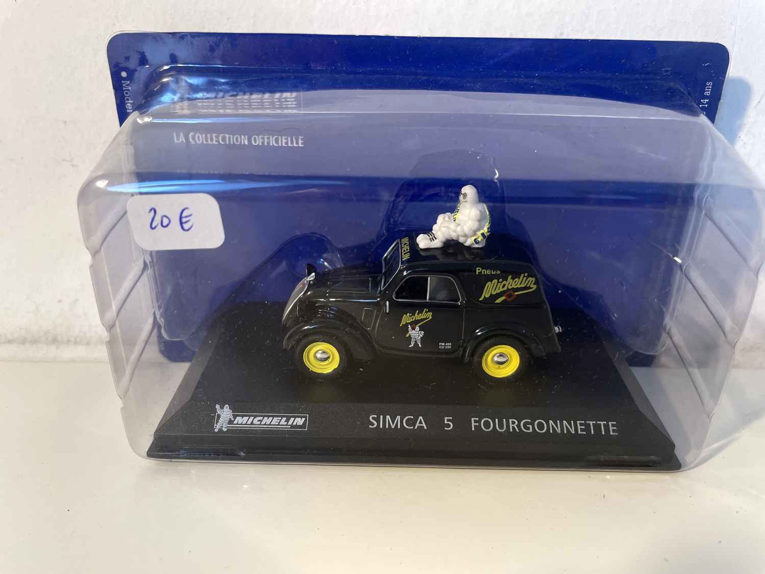 Simca 5 MICHELIN van