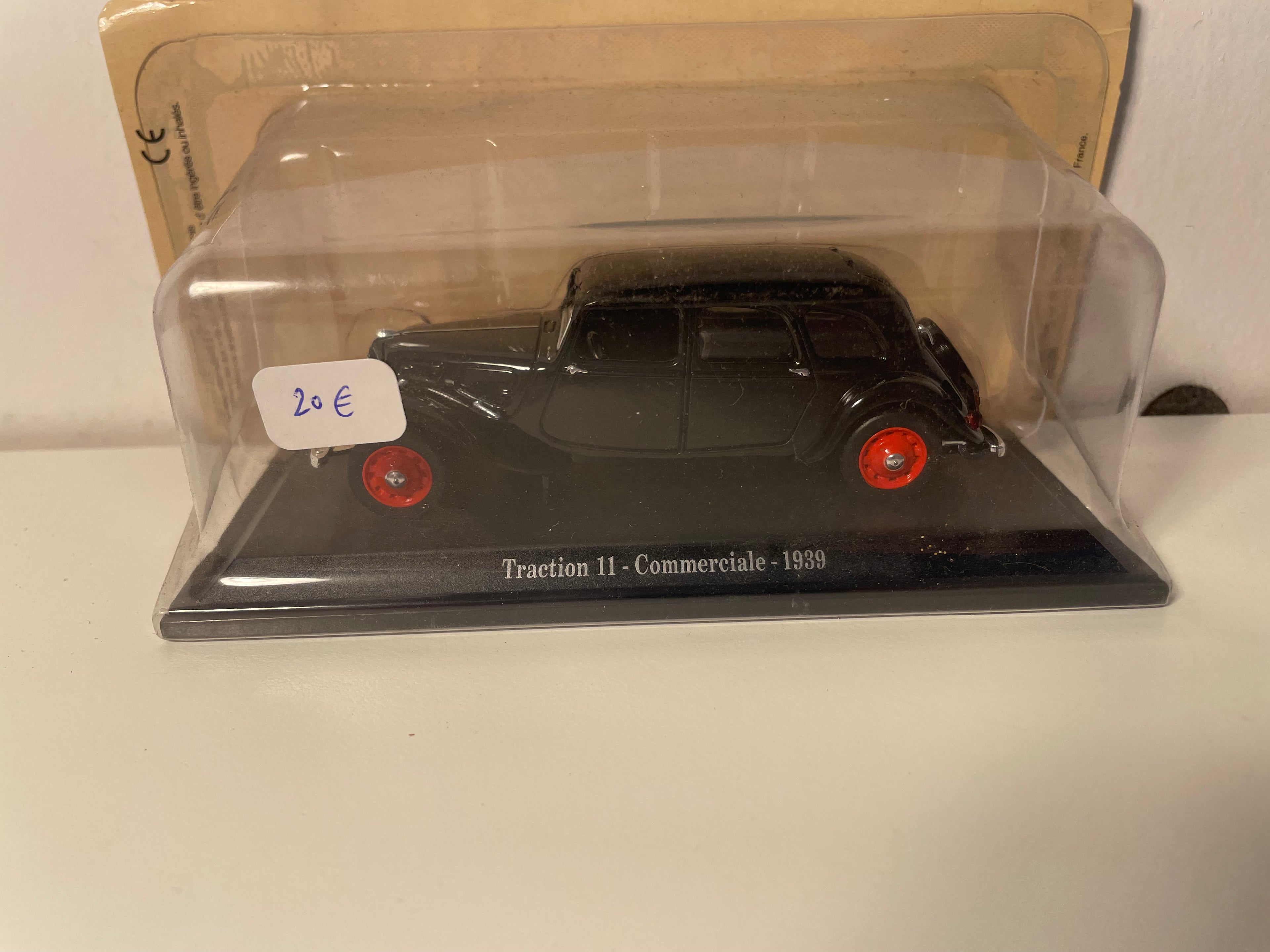 Citroën traction 11 commerciale noire de 1939