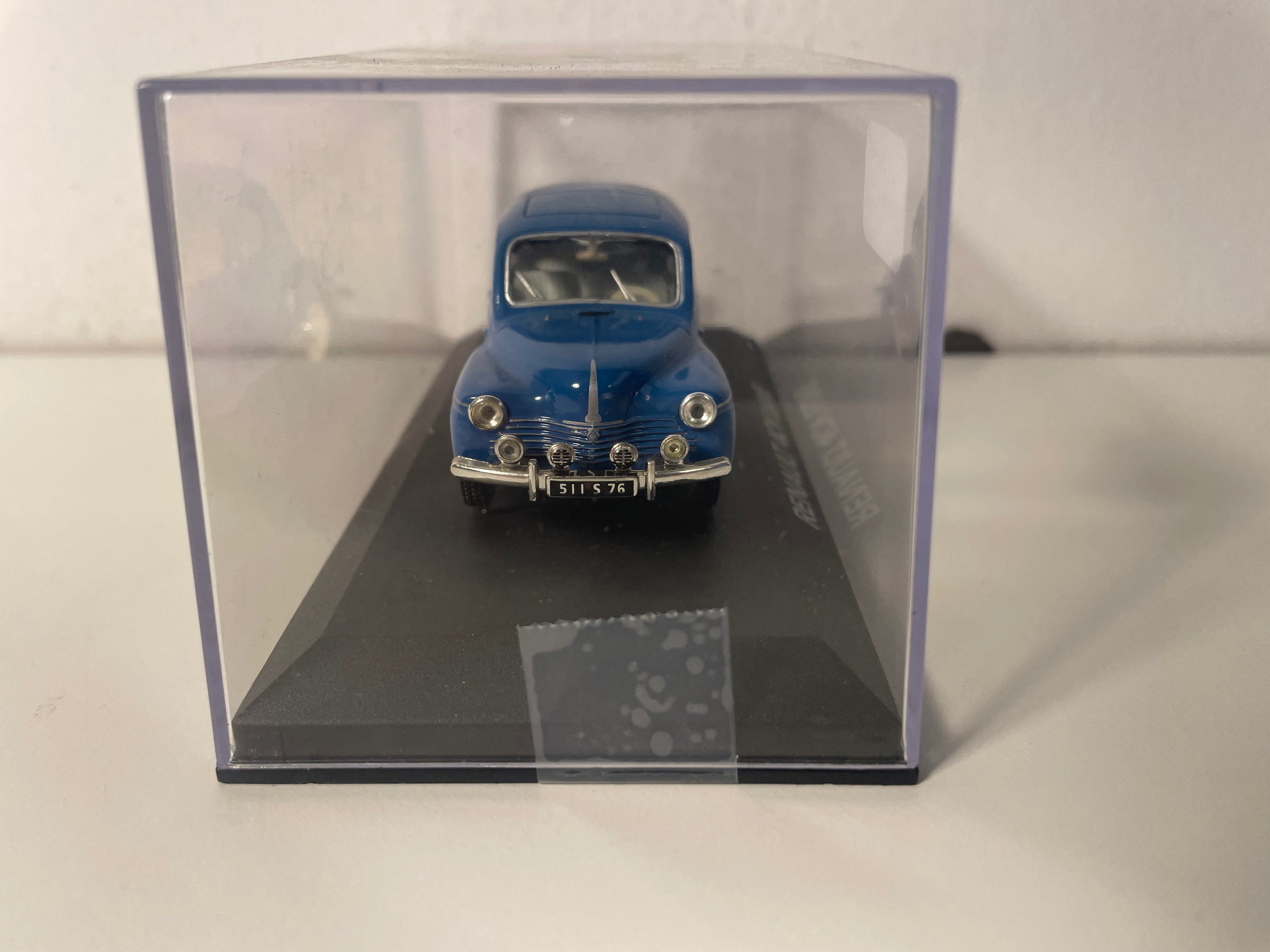 Renault 4 CV luxe blauw (plexi doos)