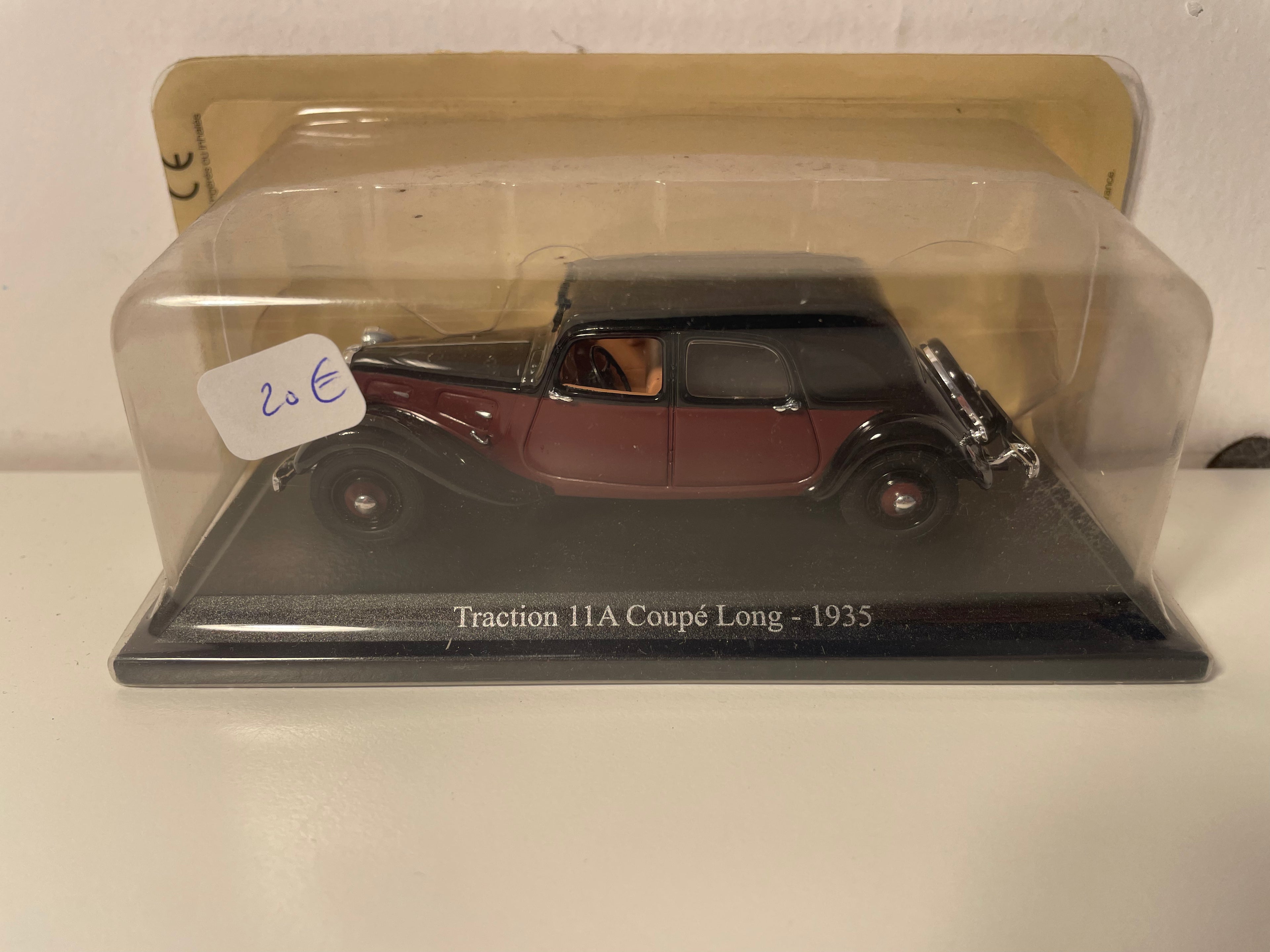 Citroën traction 11A coupé long bordeaux et noire de 1935