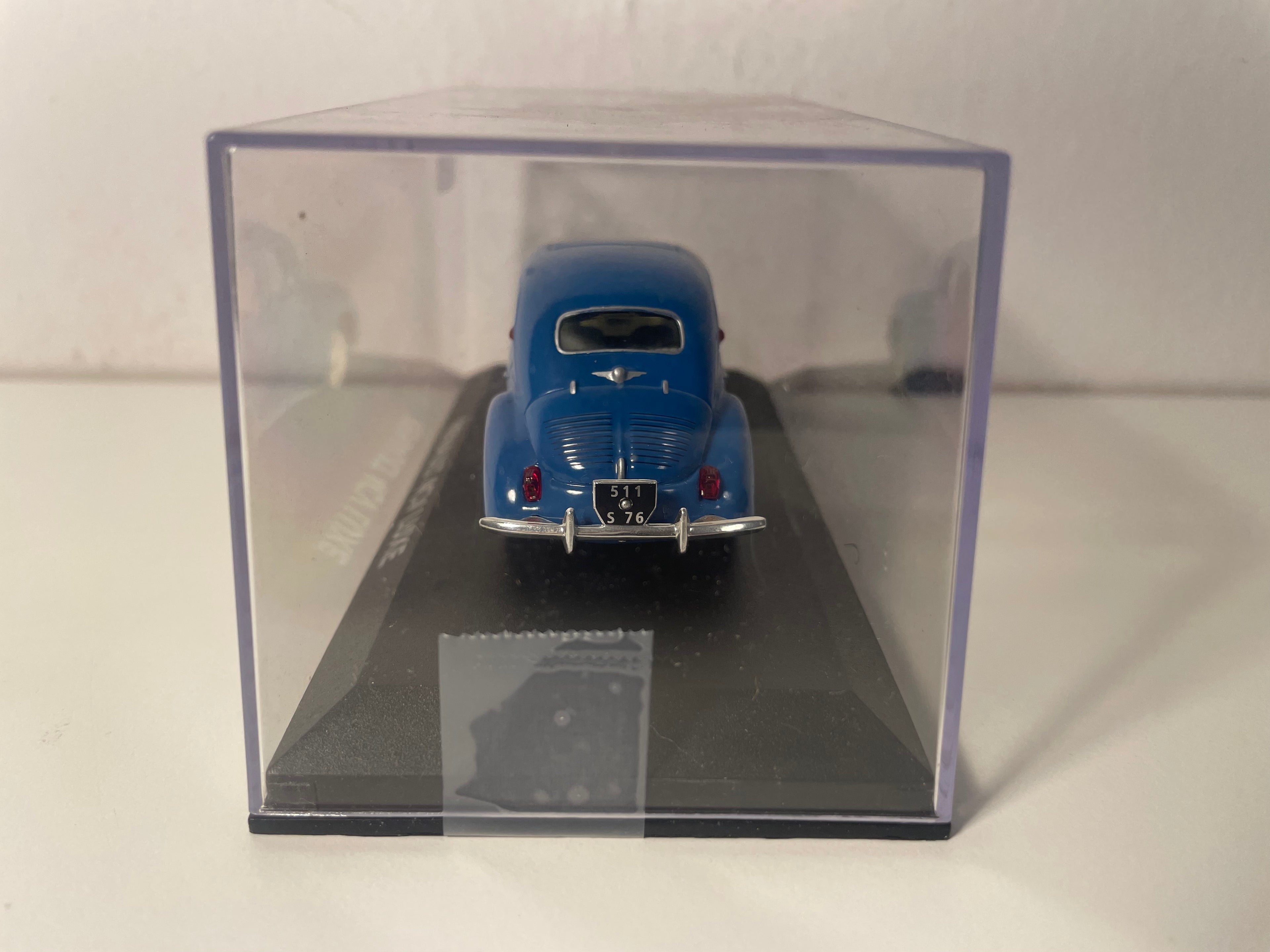 Renault 4 CV luxe blauw (plexi doos)