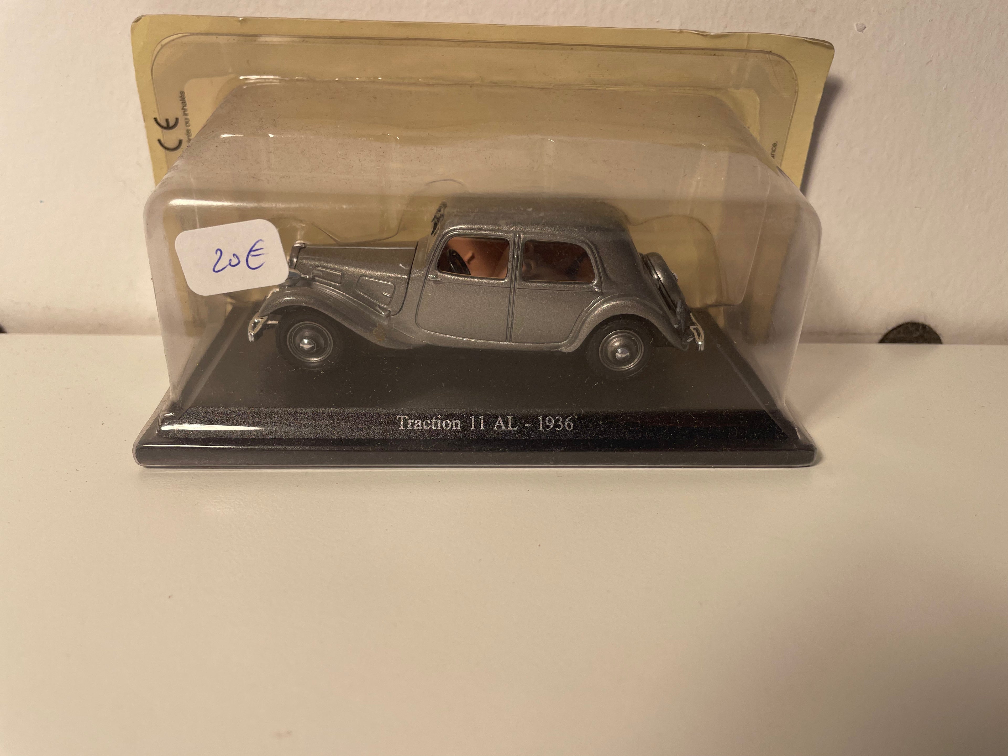 Citroën traction 11 AL grise de 1936