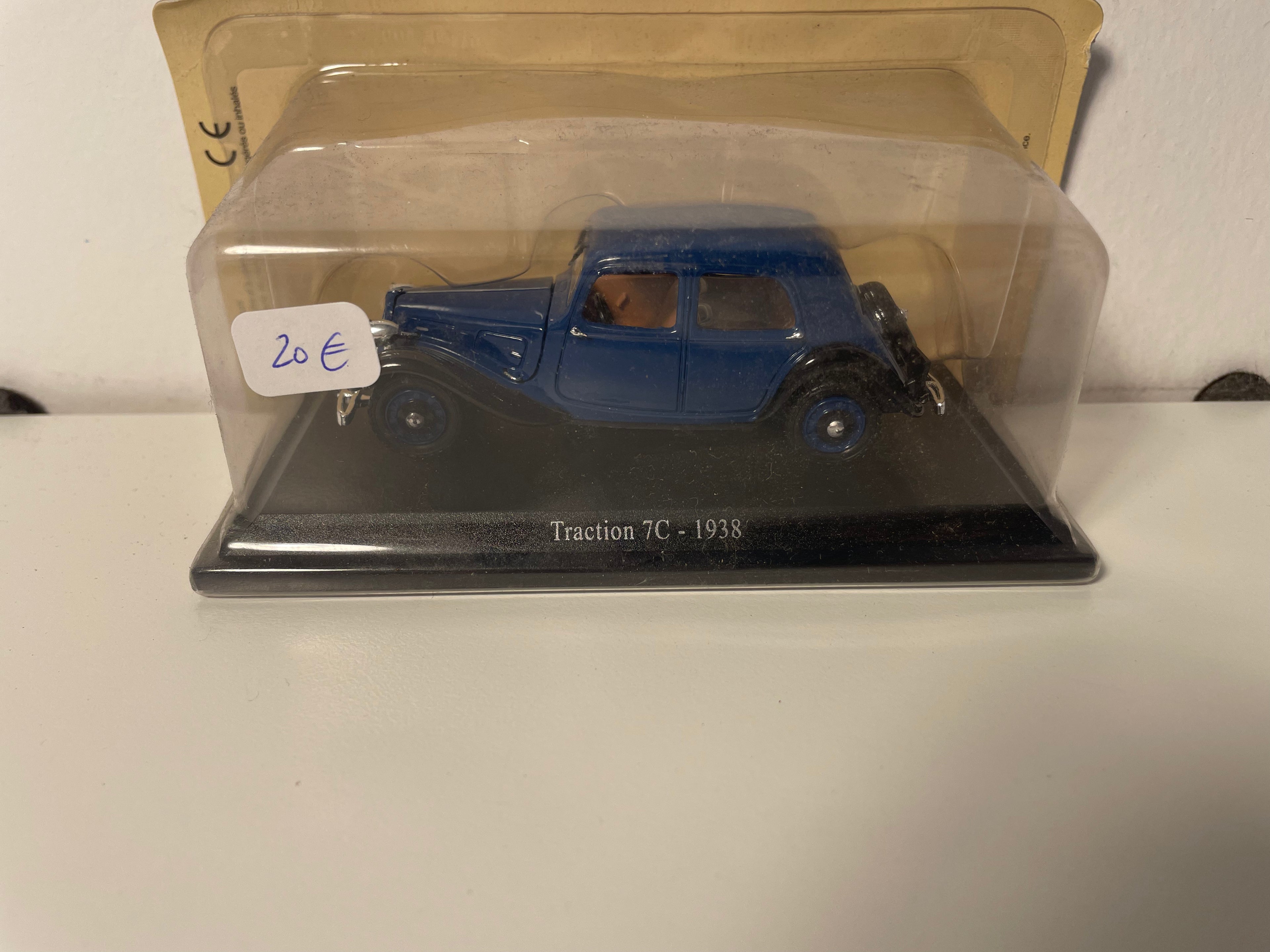 Citroën traction 7C bleue de 1938