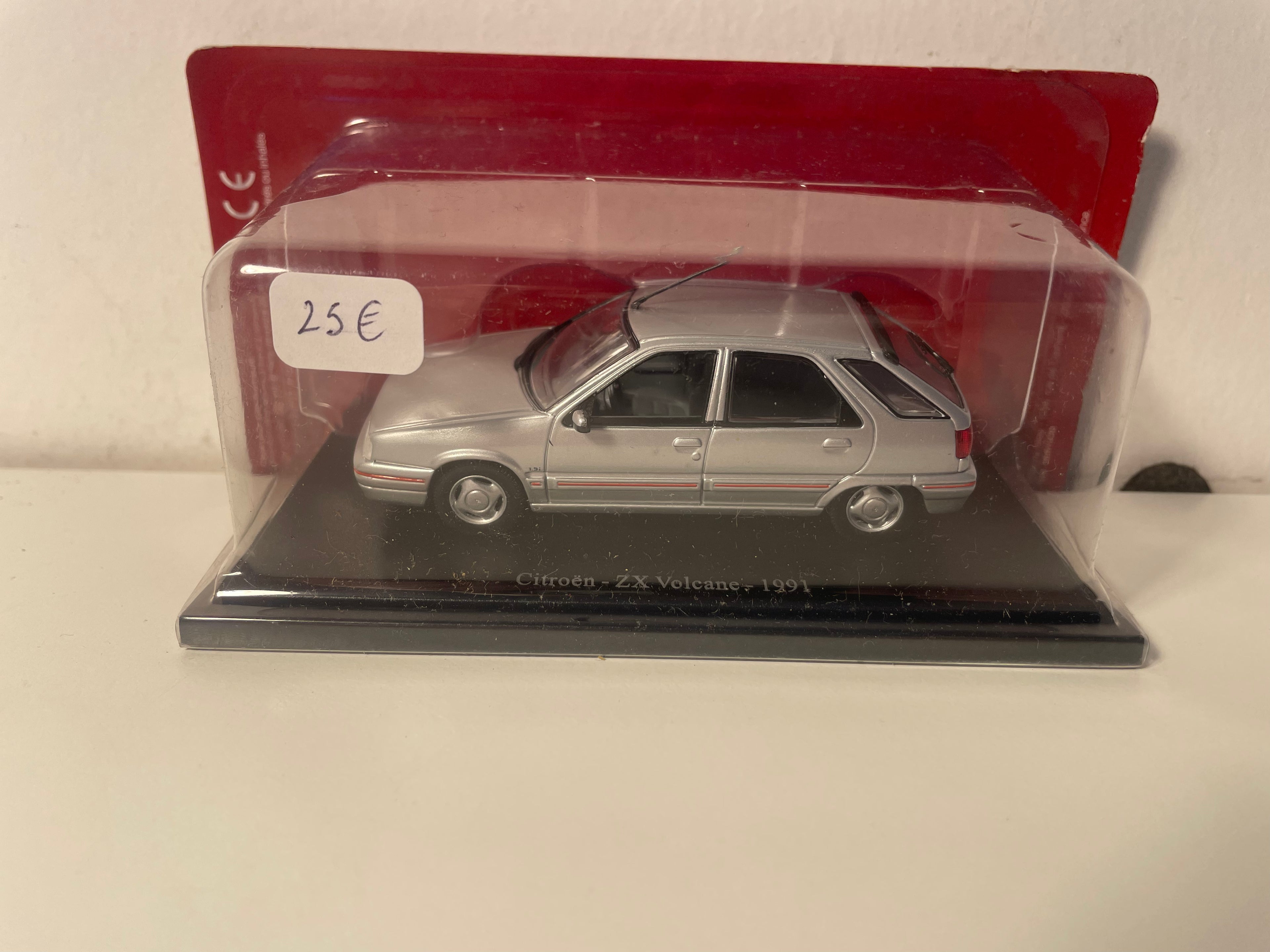 Citroën ZX Volcane grigia del 1991