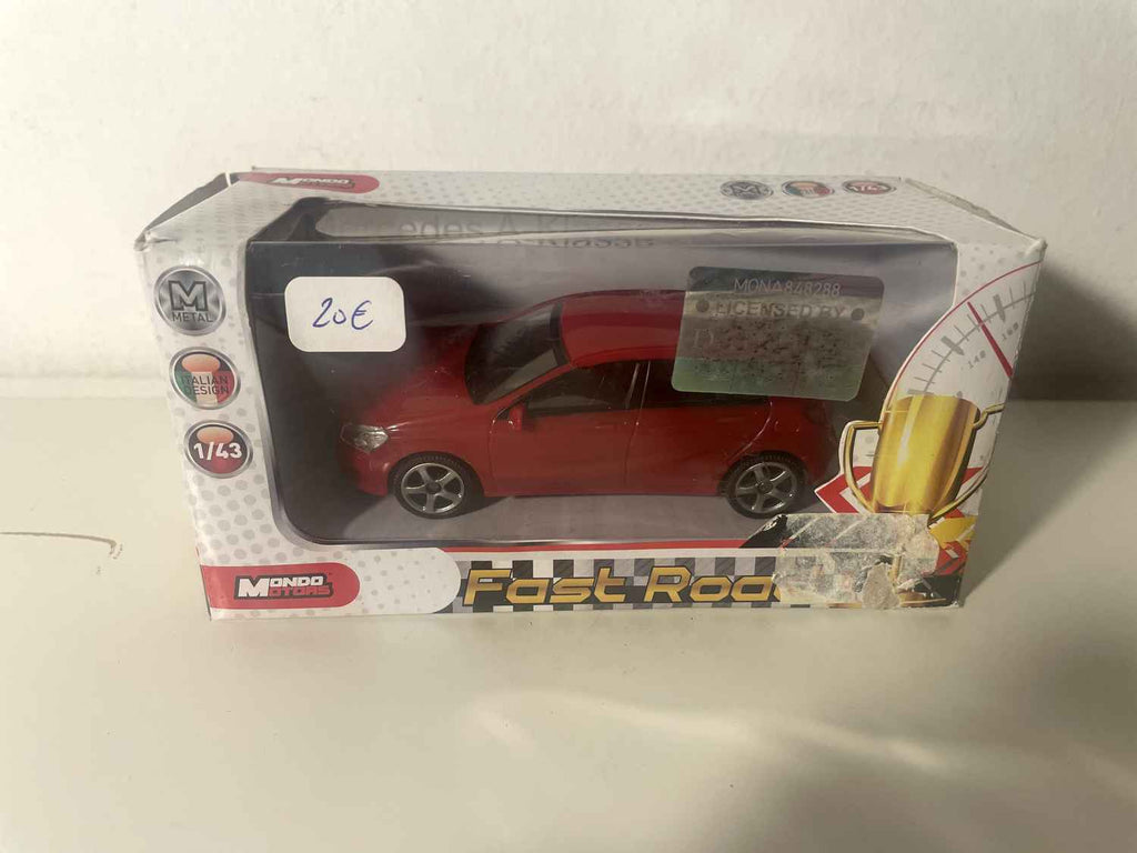 Mercedes A-Klasse rouge - Mondo Motors