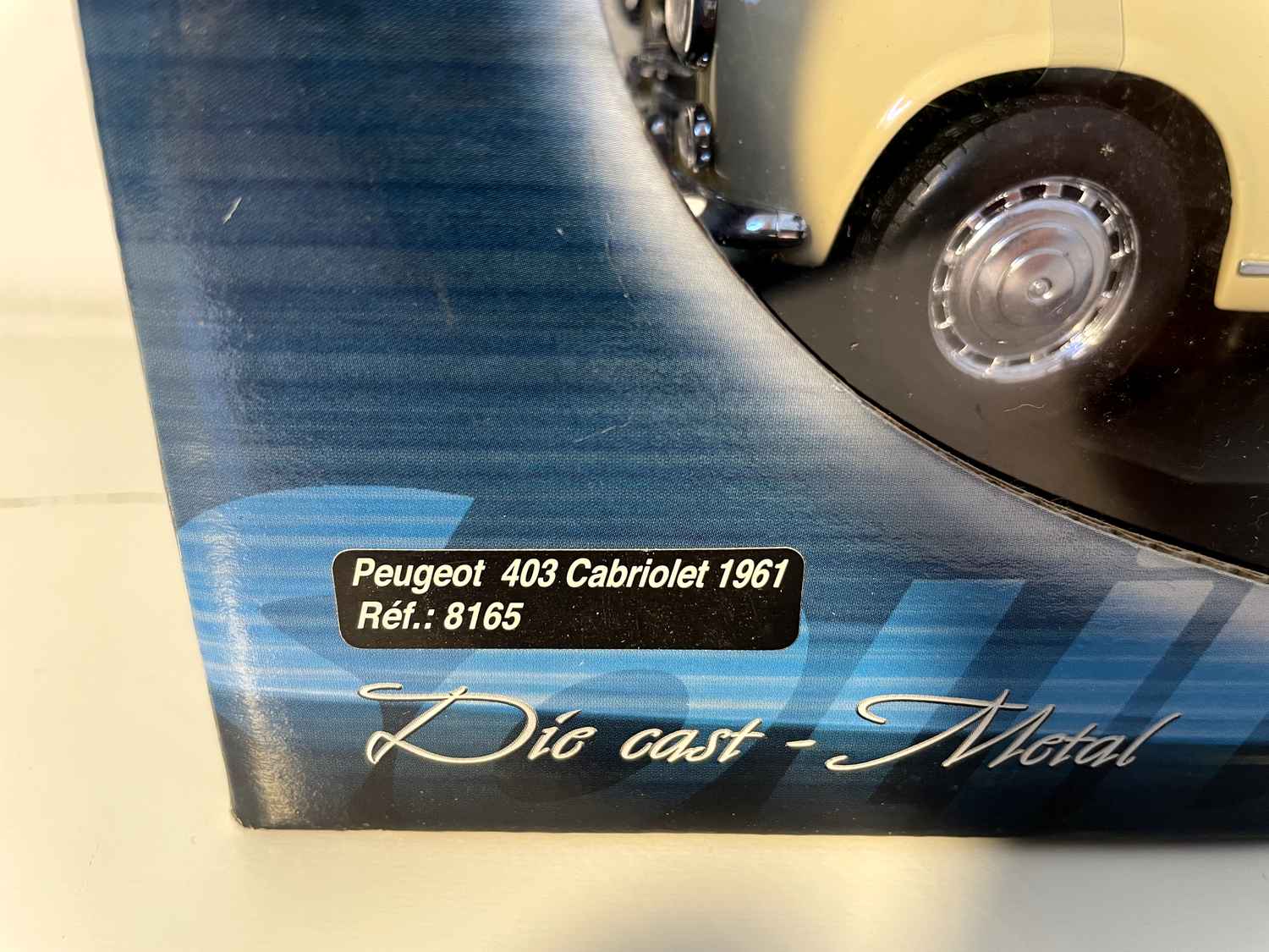 Peugeot 403 cabriolet marron clair de 1961 (Solido référence 8165) - Echelle 1/18ème