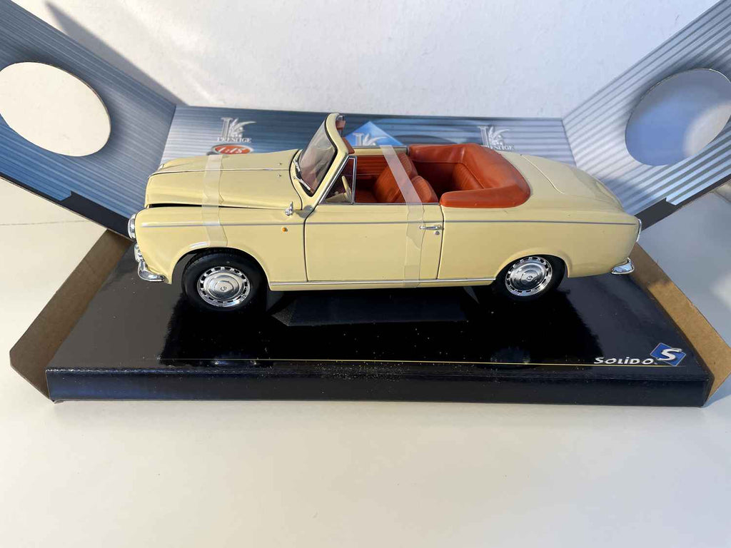 Peugeot 403 cabriolet marron clair de 1961 (Solido référence 8165) - Echelle 1/18ème