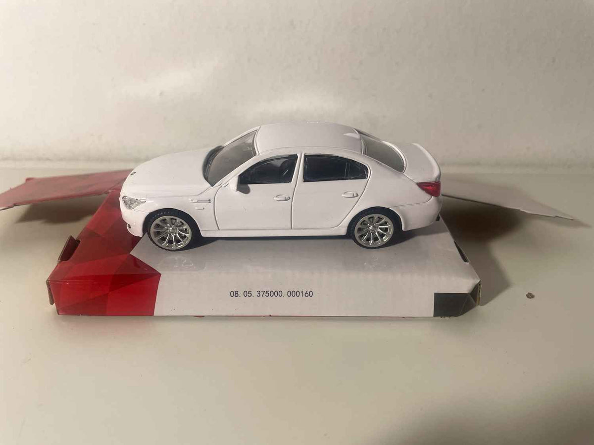 BMW Serie 5 wäiss - Mondo Motors