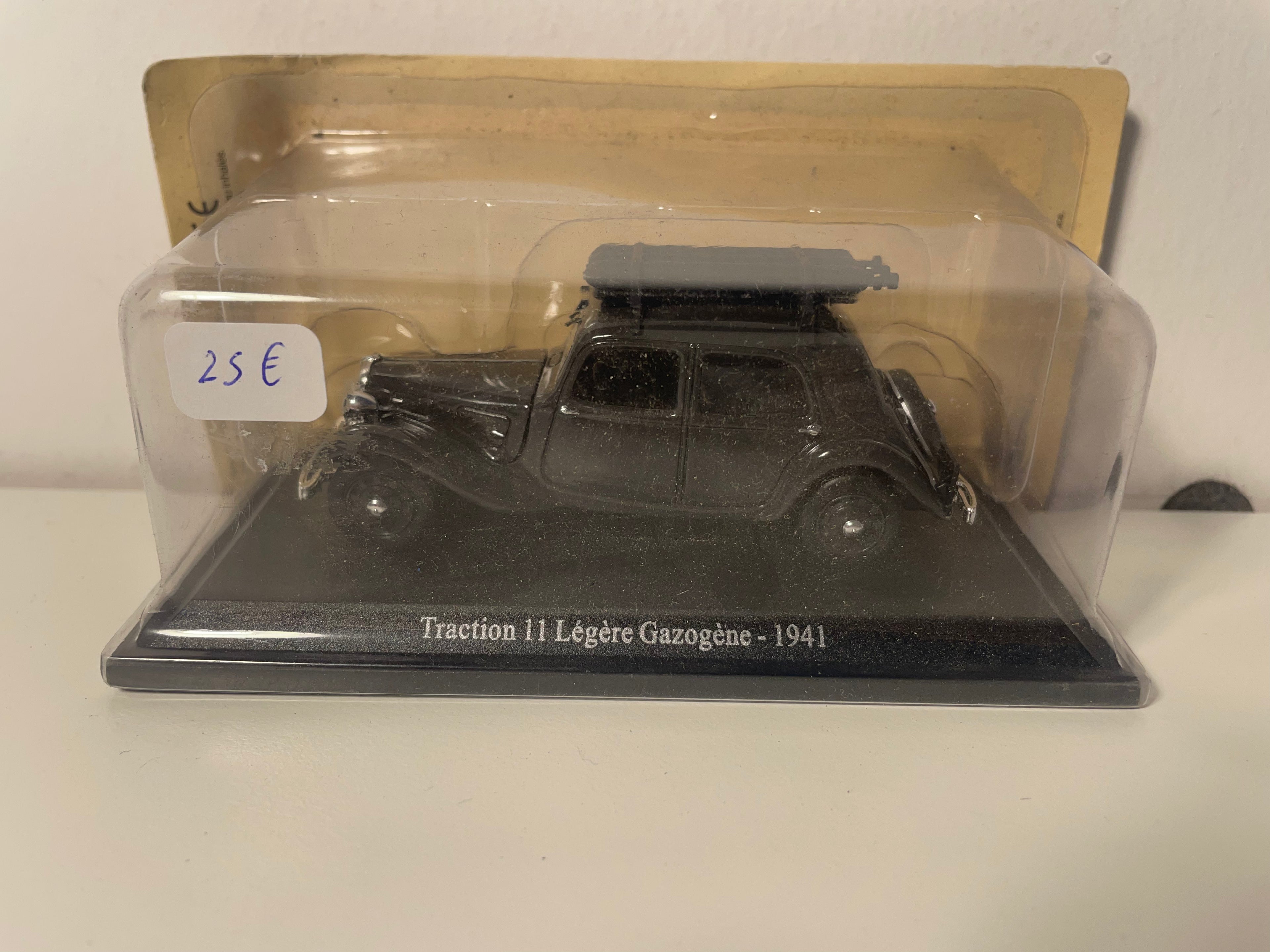 Citroën traction 11 légère Gazogène noire de 1941