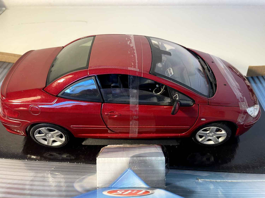 Peugeot 307 CC Bordeaux (Solido referentie 8148) - Schaal 1/18