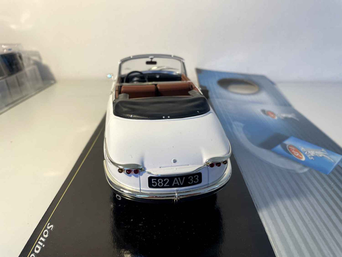 Panhard PL 17 cabriolet blanche (Solido référence 8174) - Echelle 1/18ème