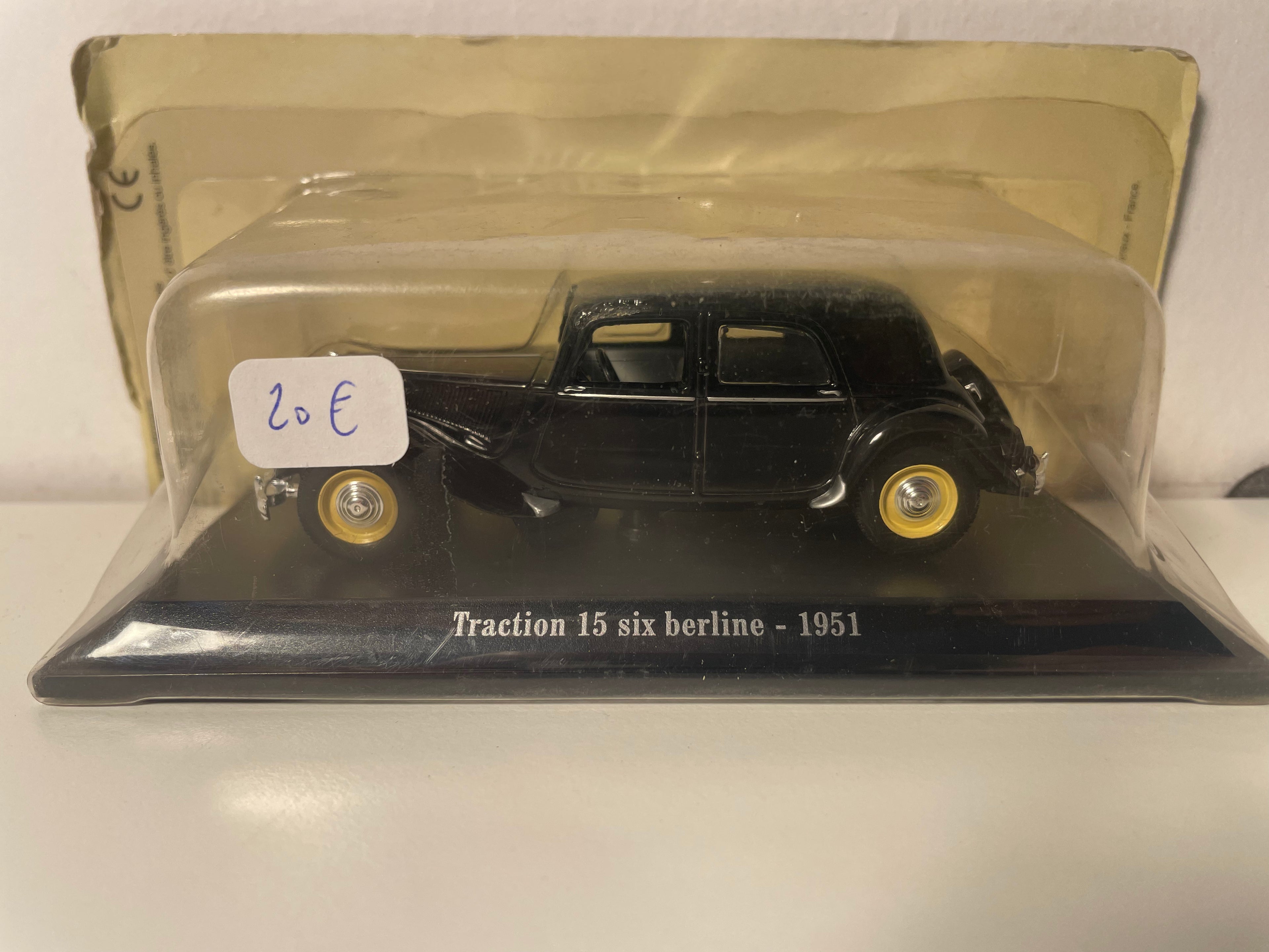 Citroën traction 15 six berline noire de 1951