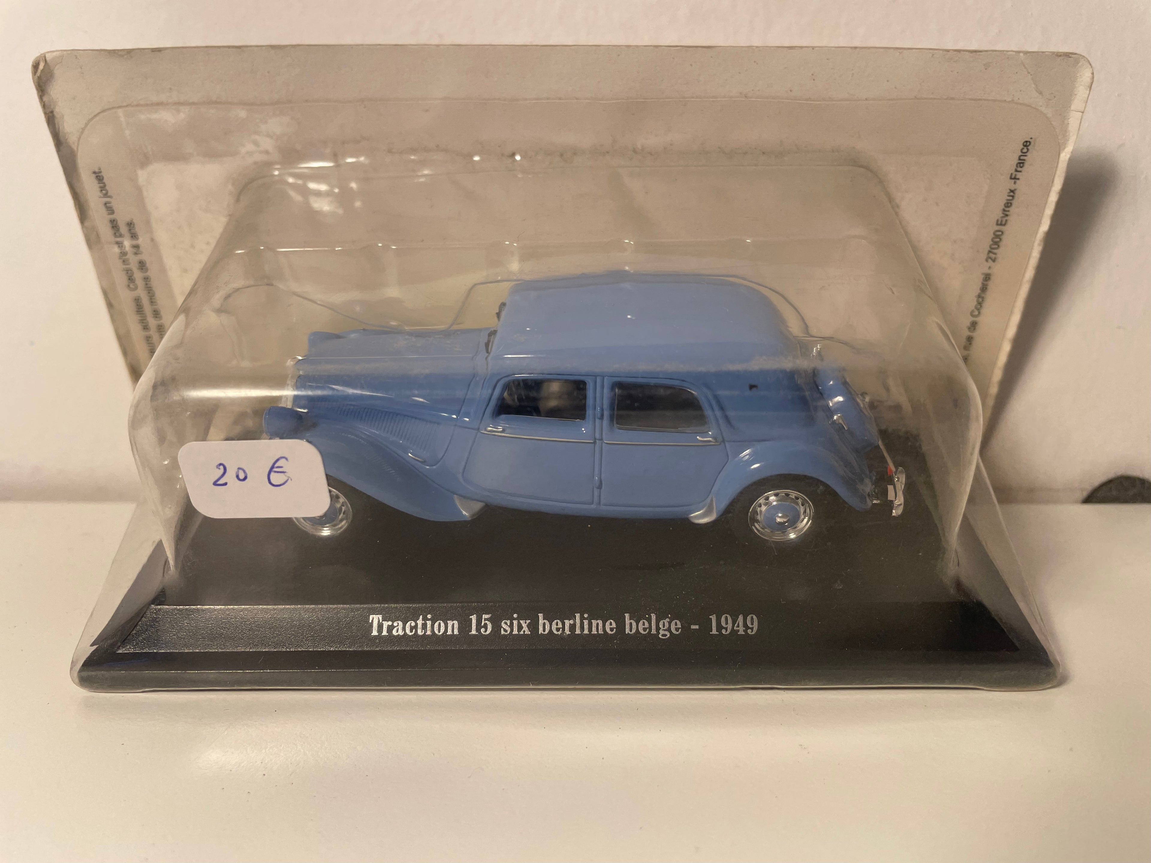 Citroën traction 15 six berline belge bleue de 1949