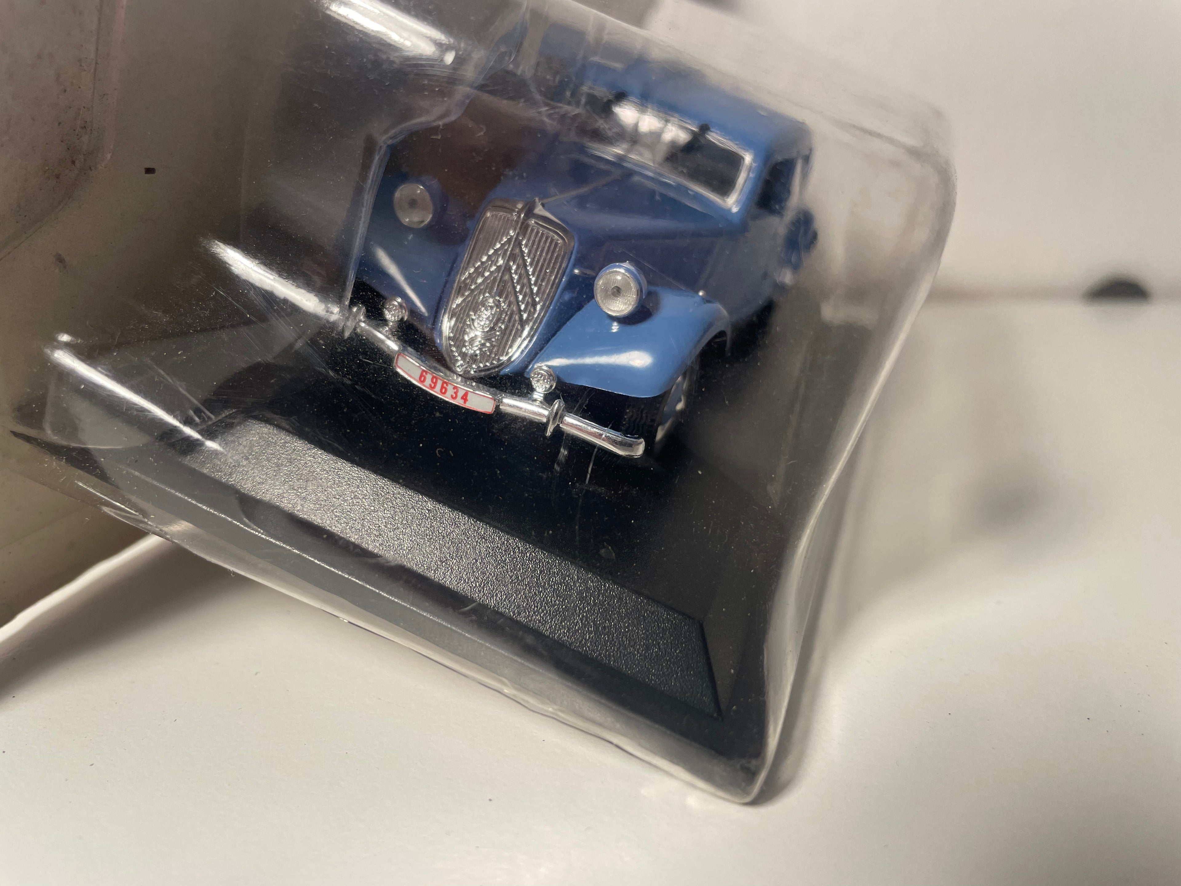 Citroën traction 15 six berline belge bleue de 1949