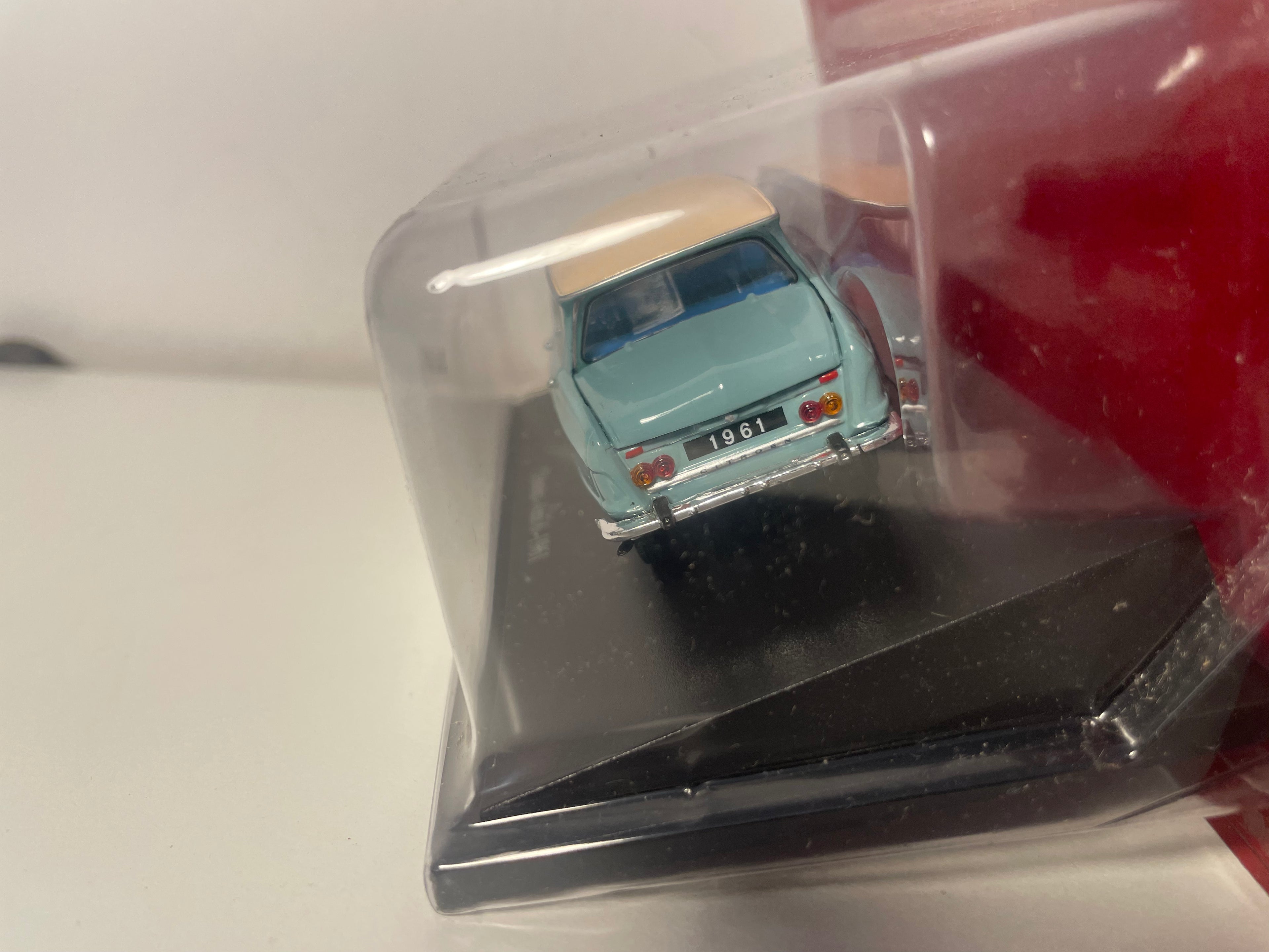 Citroën Freund 6 BLEUE und gebrochenes weißes Dach von 1961 (unter Blister)