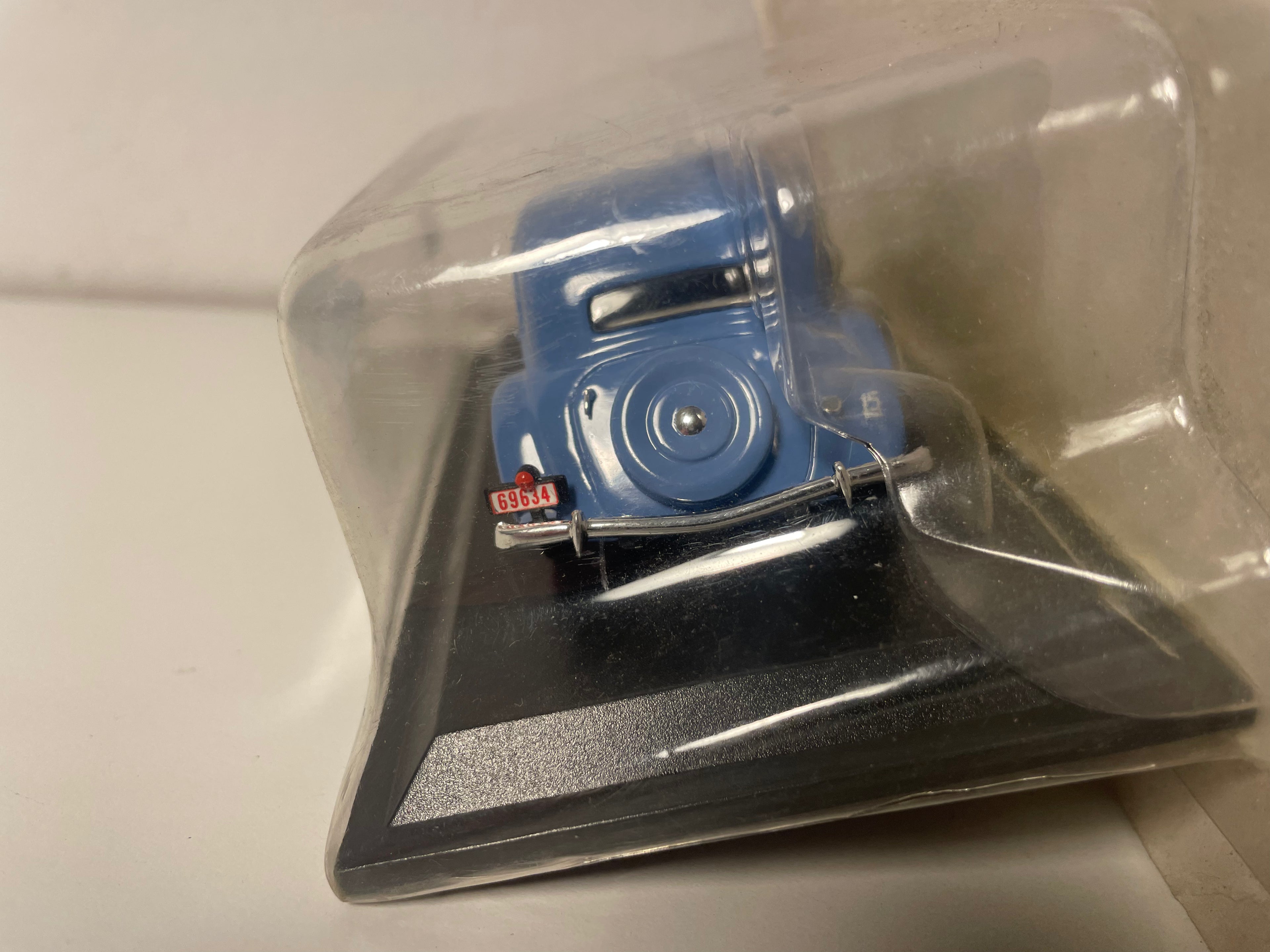 Citroën traction 15 six berline belge bleue de 1949