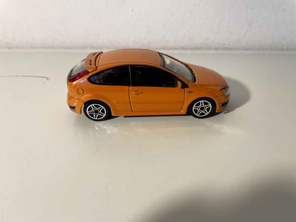 Ford Focus ST orange - Burago