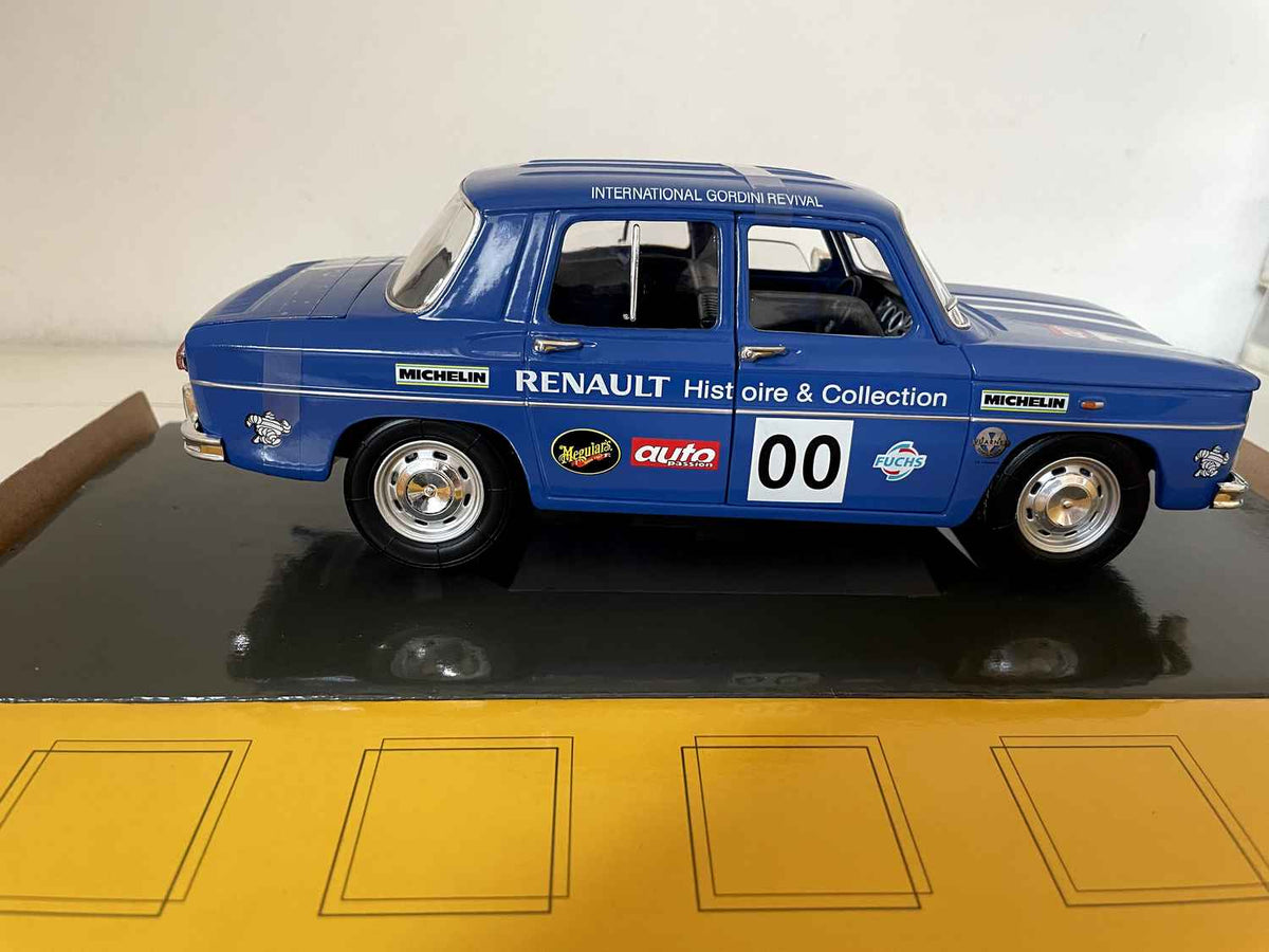 Renault 8 Gordini 1300 niebieski numer 00 (skala 1/18) - Solido (Renault)