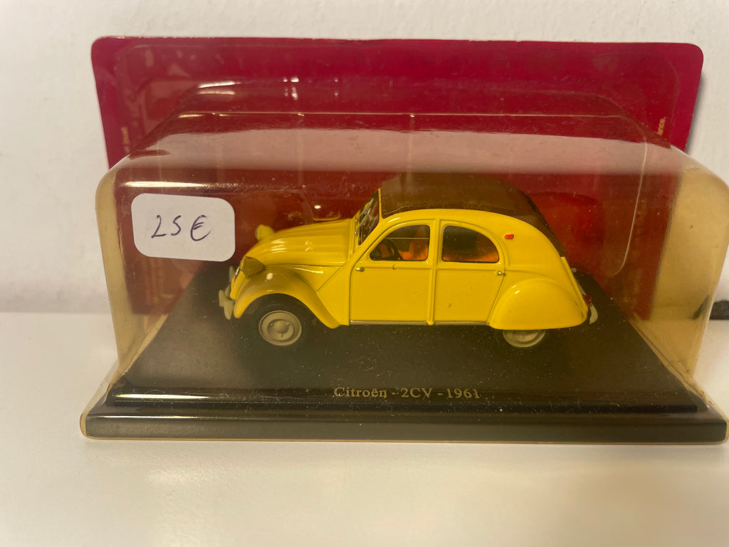 Citroën 2 CV amarillo con capota marrón de 1961