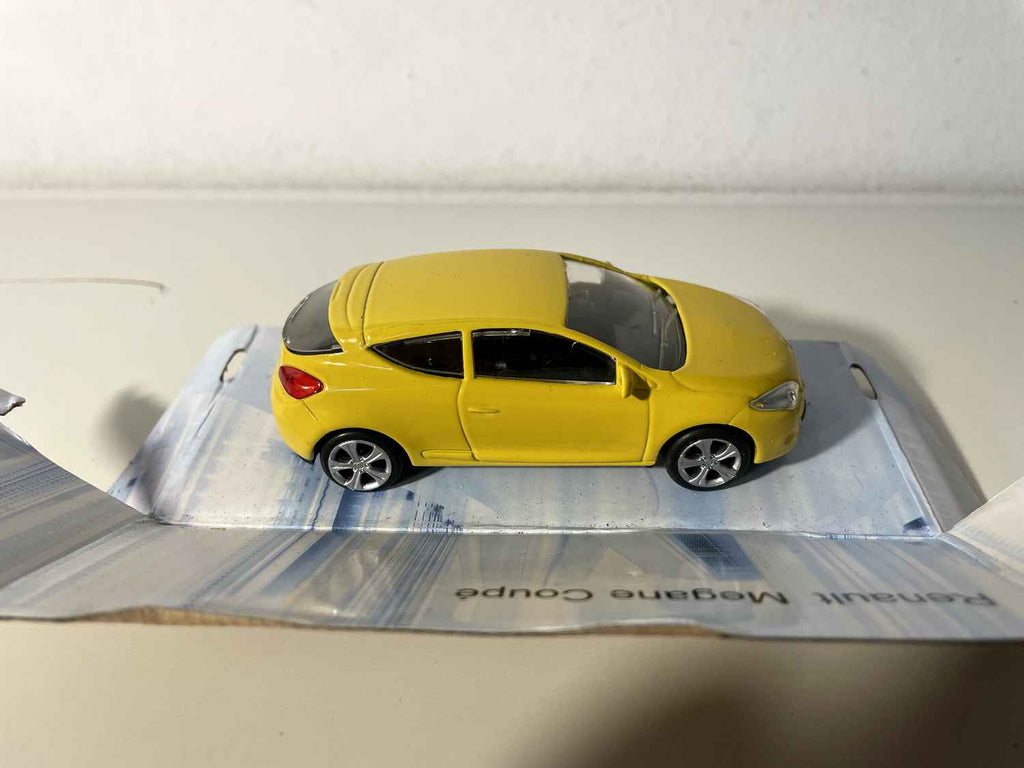 Renault Mégane coupé żółty - Mondo Motors