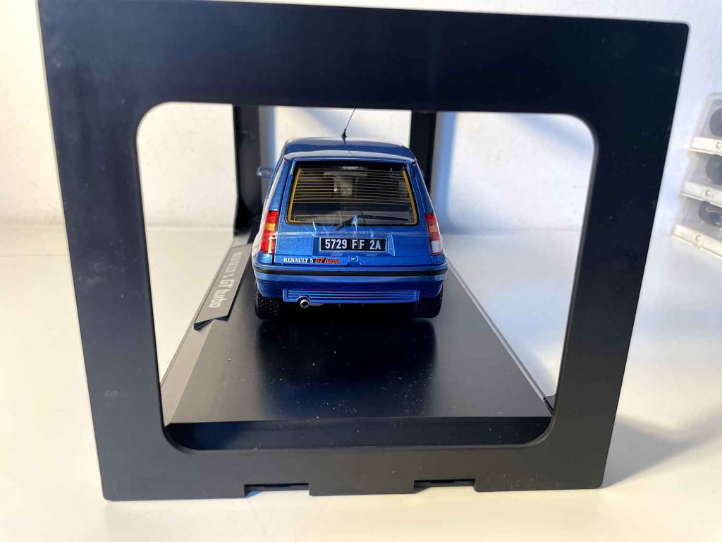 Renault 5 GT Turbo niebieski (skala 1/18) - Norev