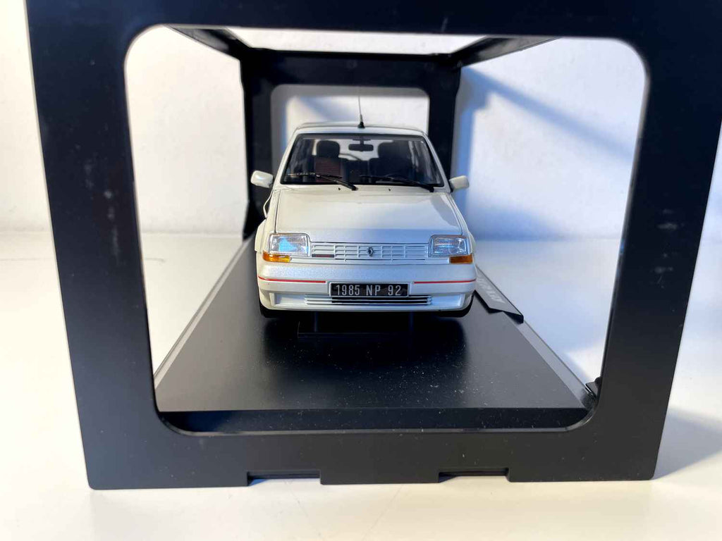 Wäissen Renault 5 GT Turbo (Moossstaf 1:18) - Norev