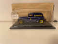 Citroën Traction 11 BL Azul Dinamarquesa de 1951 com CITROEN no Carro