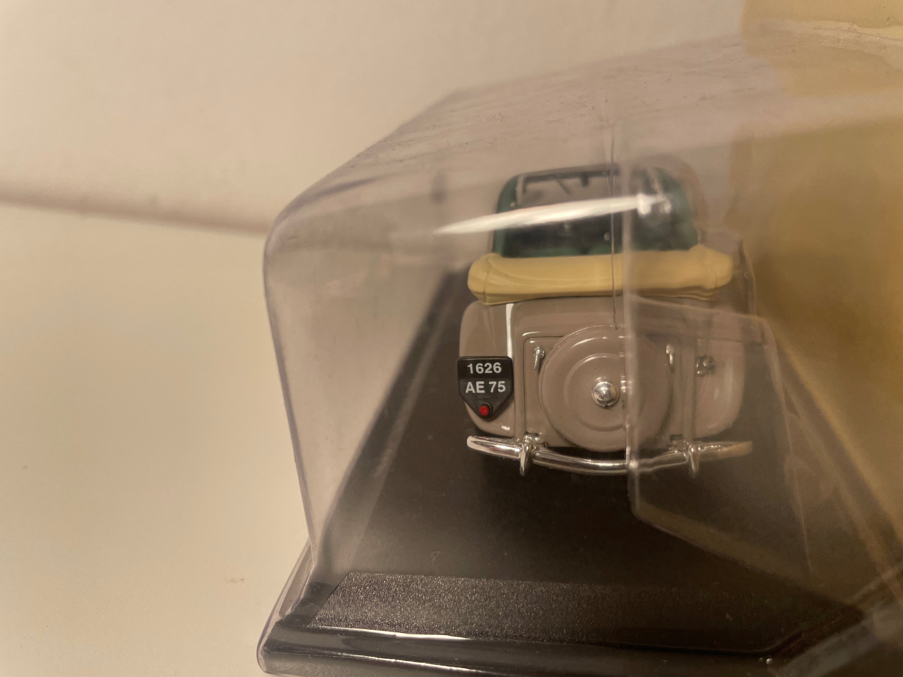 Citroën Traction 11 BL Descapotável A.E.A.T. Cinza de 1950