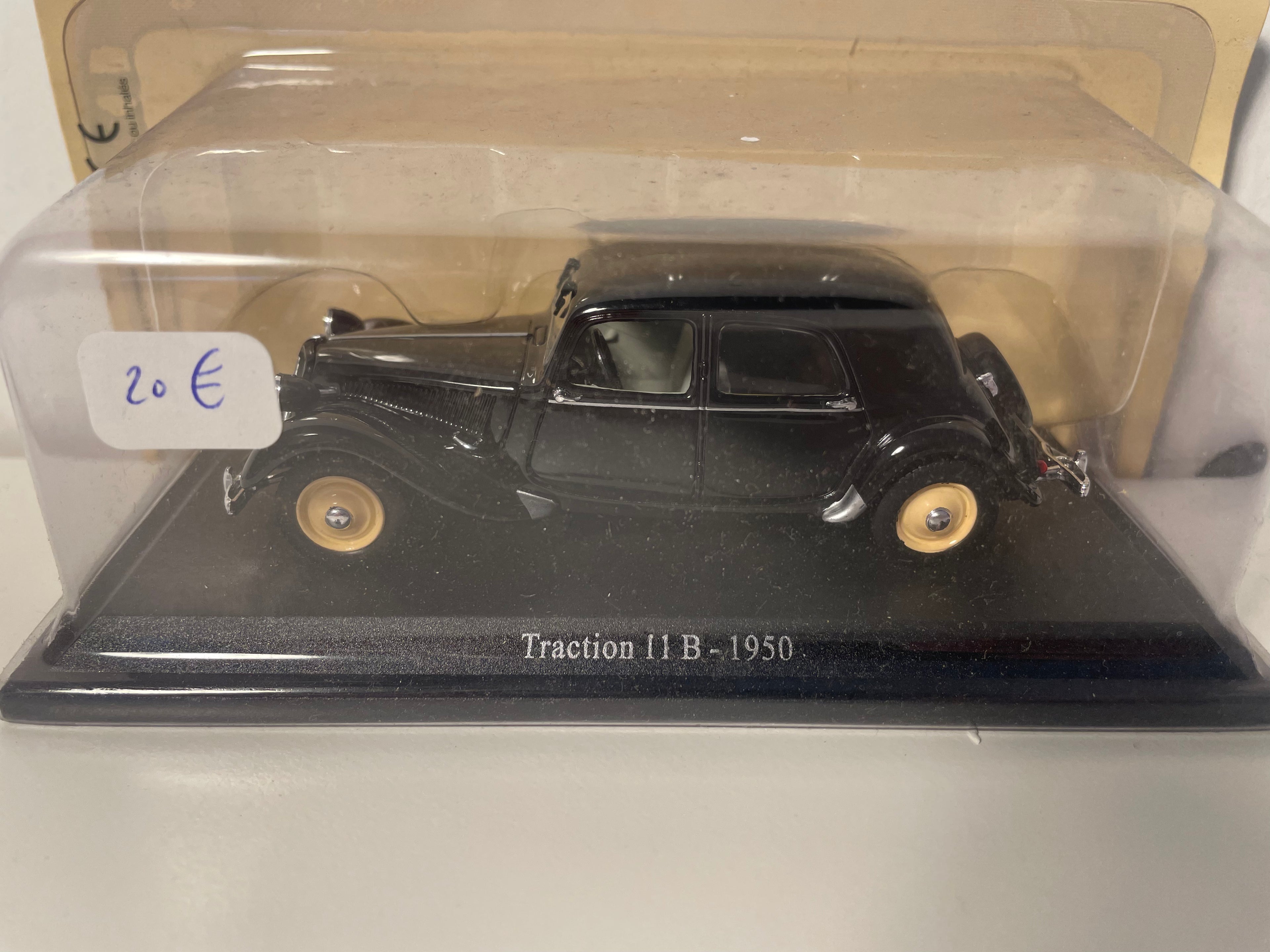Citroën traction 11 B schwart aus 1950