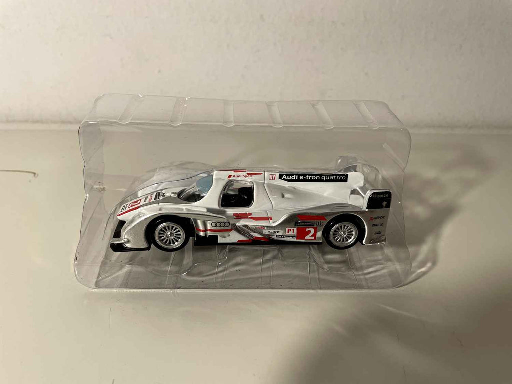 Audi R18 e-tron quattro bianca e grigia numero 2 - Norev (scatola di cartone)