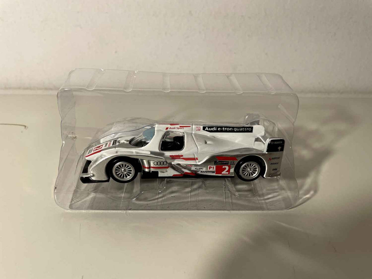 Audi R18 e-tron quattro blanche et grise numéro 2 -  Norev (boite en carton)