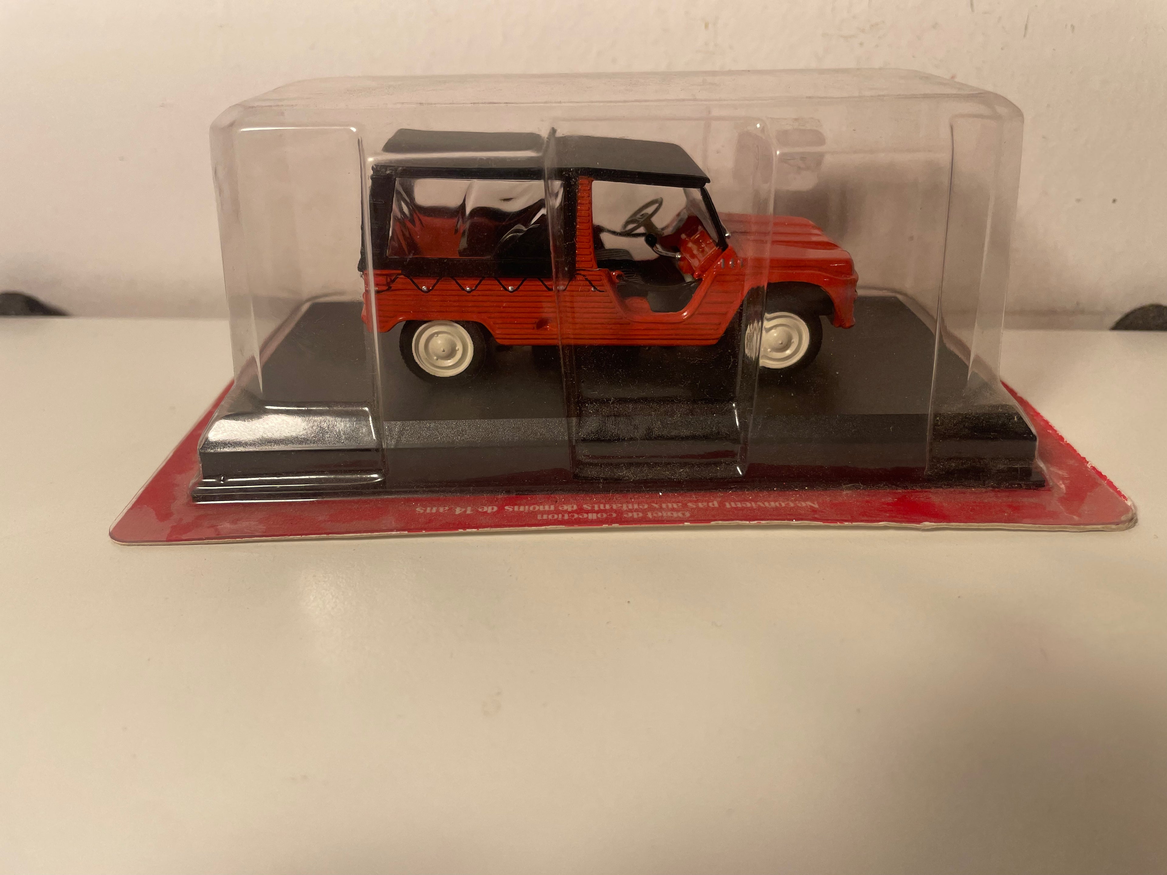 Citroën Méhari rouge orangé? de 1970 - Auto-Plus