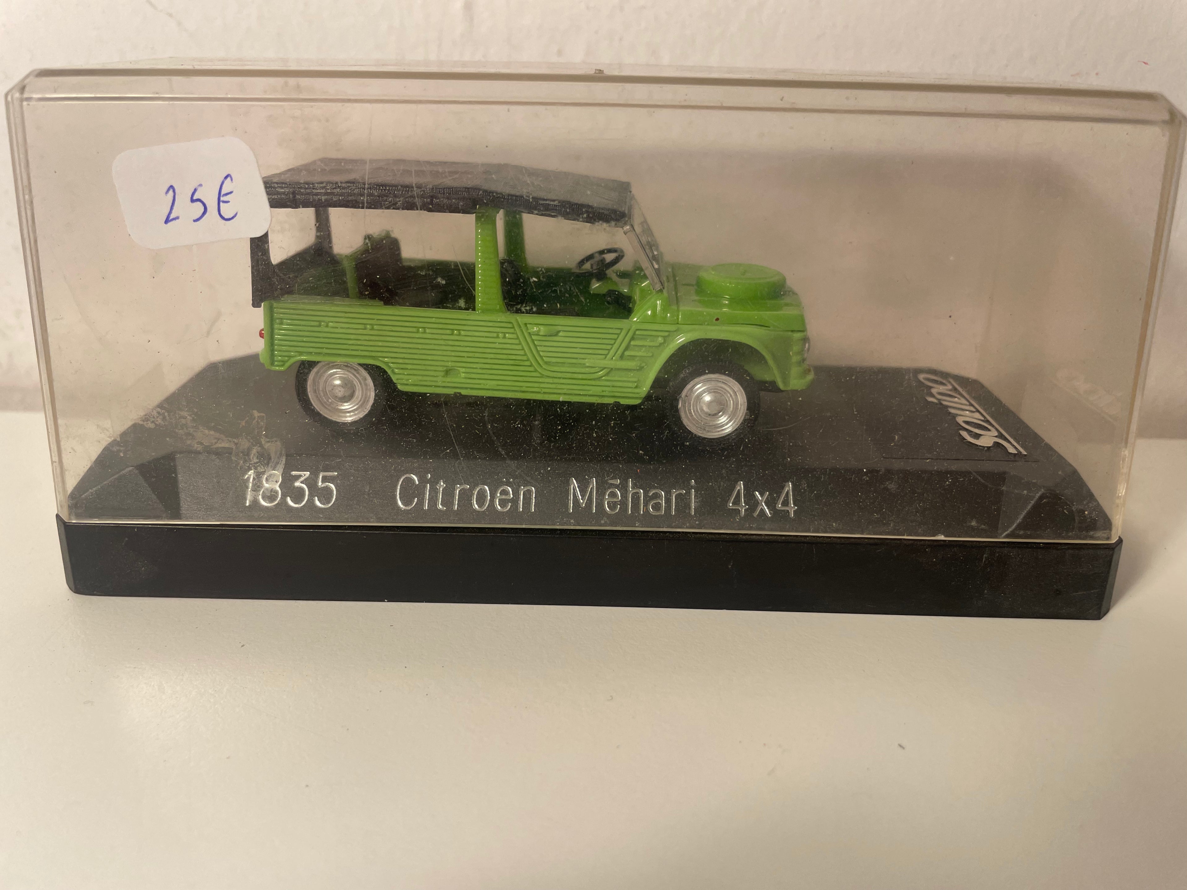 Citroën Méhari 4x4 verde (referência Solido 1835)