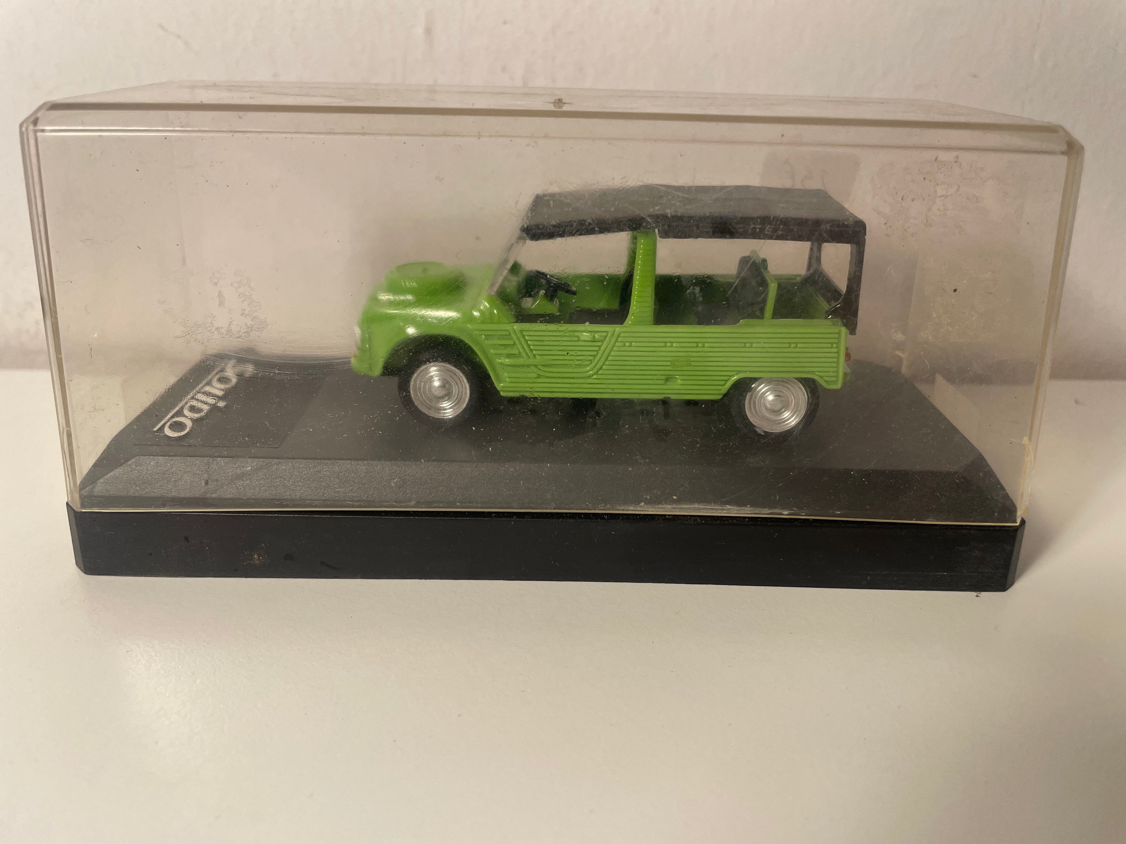 Citroën Méhari 4x4 verde (referência Solido 1835)