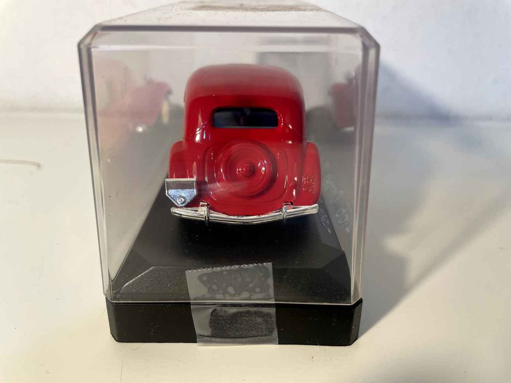 Citroën traction 15 CV rossa VIGILI DEL FUOCO (riferimento Solido 4166)