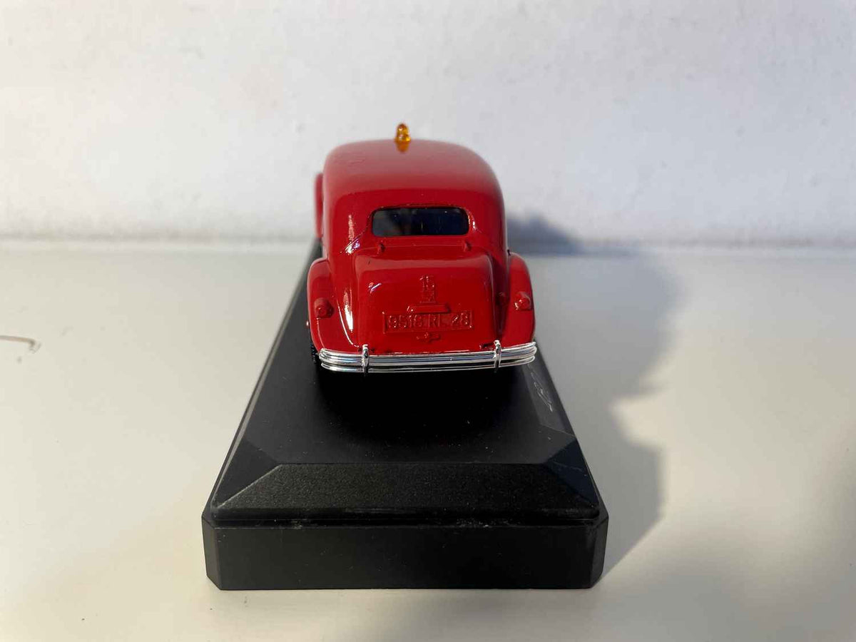 Citroën traction 15 CV red from 1952 FIREFIGHTERS (SOLIDO reference 4827)
