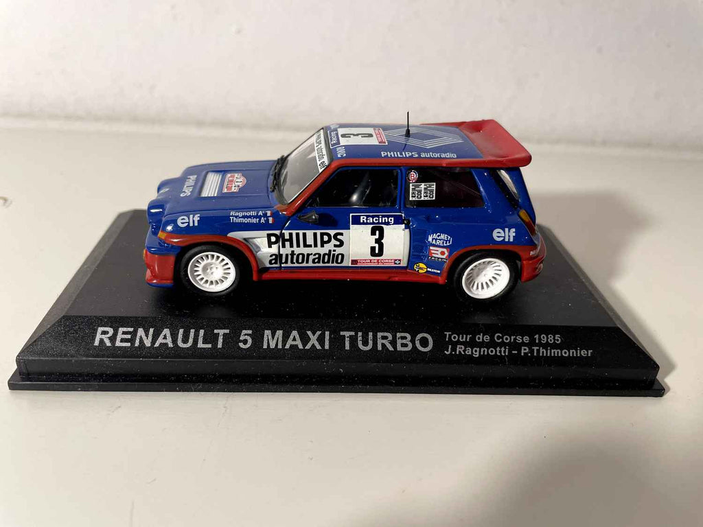 Renault 5 maxi turbo niebieska, biała i czerwona numer - Tour de Corse z 1985 roku