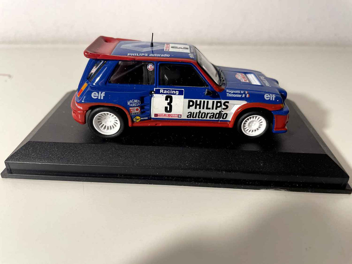 Renault 5 maxi turbo niebieska, biała i czerwona numer - Tour de Corse z 1985 roku
