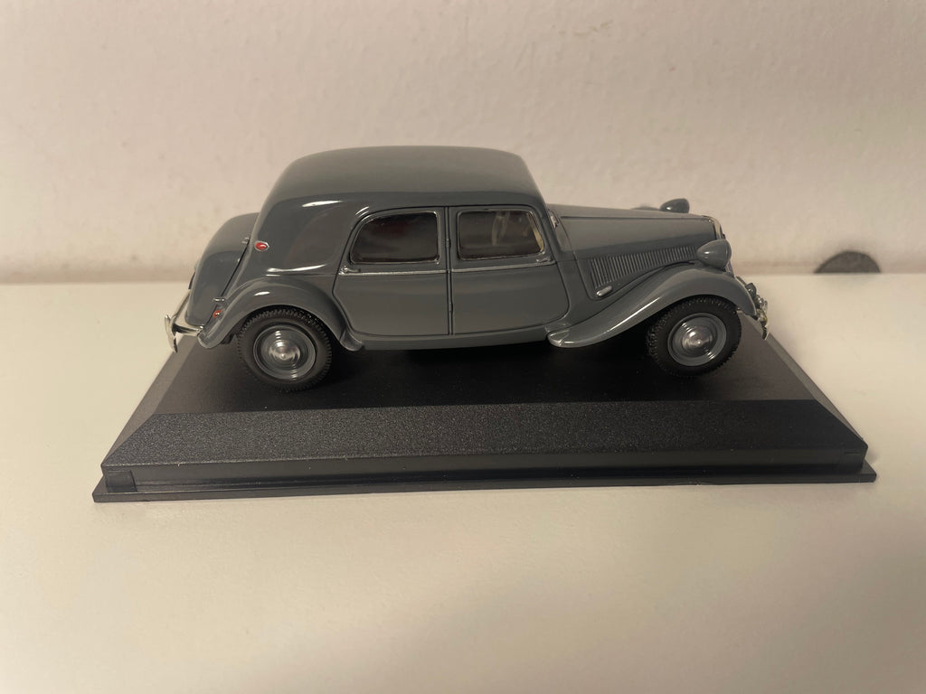 Citroën traction avant 15-six grau (Plexi-Box)