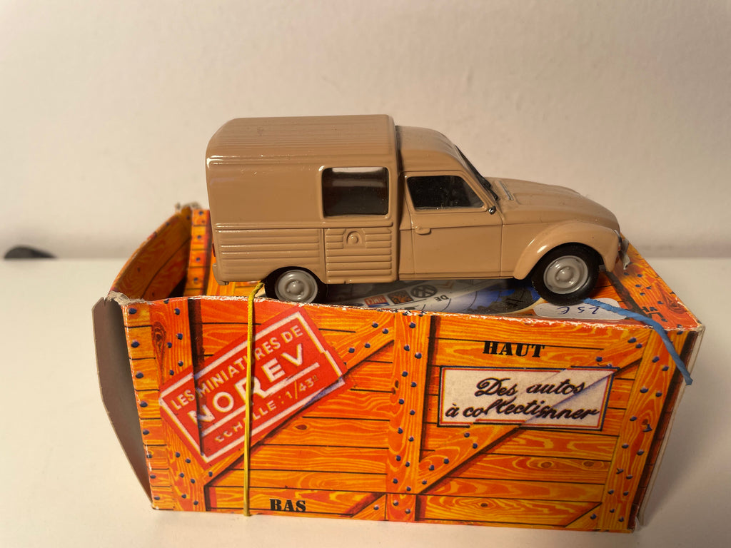Citroën Acadiane brong aus 1982 - NOREV (Auto an der Kartonbox)