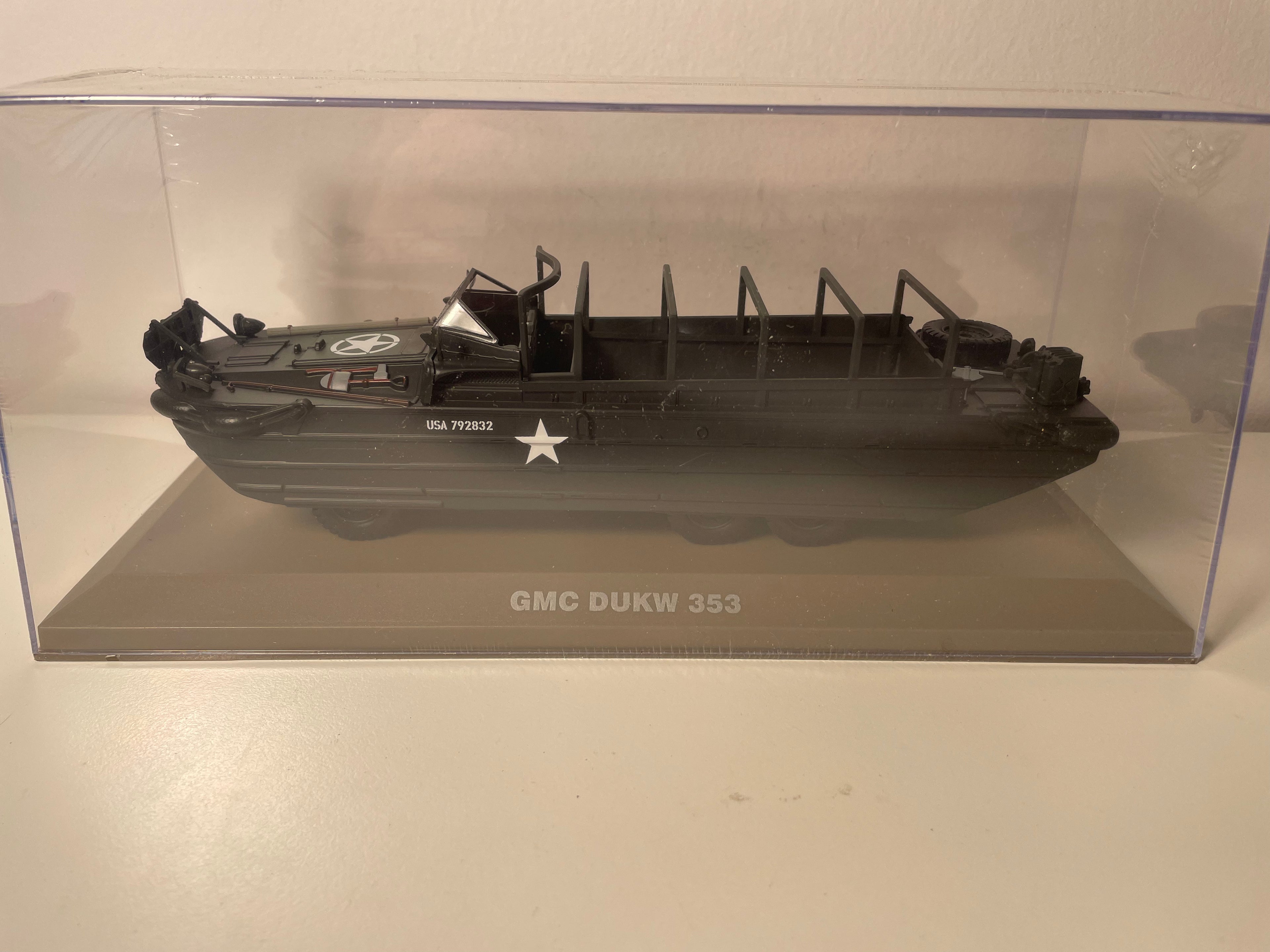 GMC DUKW 353 Militärfahrzeug - Atlas