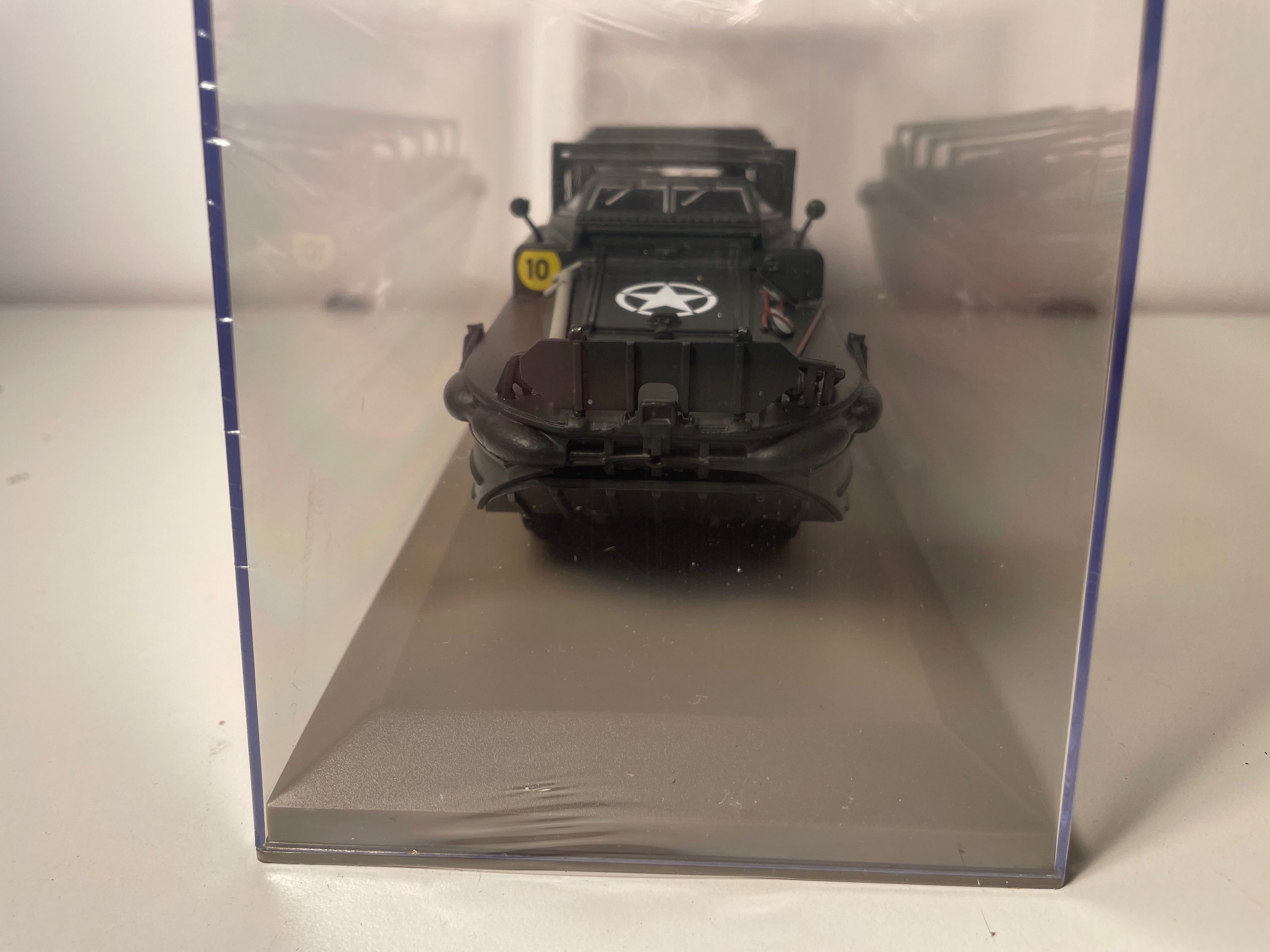 GMC DUKW 353 Militärfahrzeug - Atlas