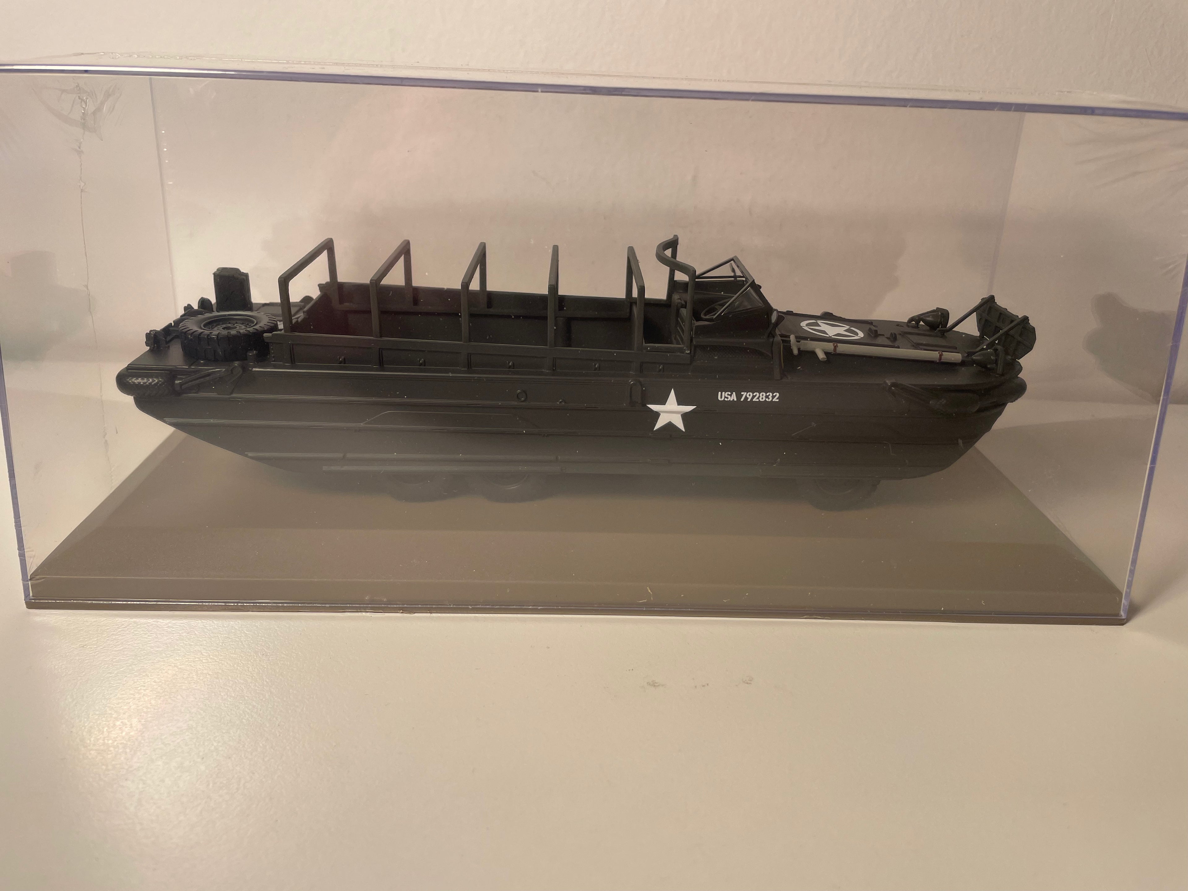 GMC DUKW 353 Militärfahrzeug - Atlas