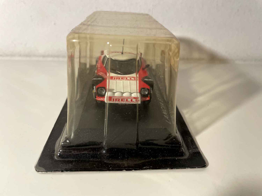 MG Métro 6R4 niebieski i biały numer 15 - RAC Rally 1986 (rally Wielkiej Brytanii)