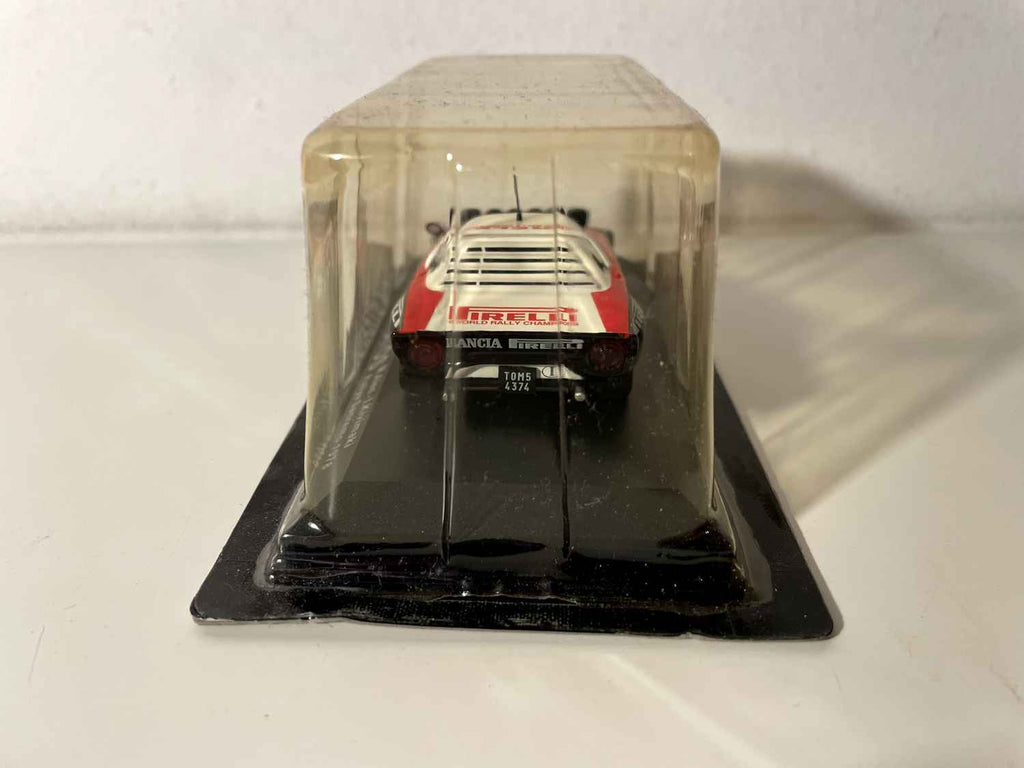 MG Métro 6R4 niebieski i biały numer 15 - RAC Rally 1986 (rally Wielkiej Brytanii)