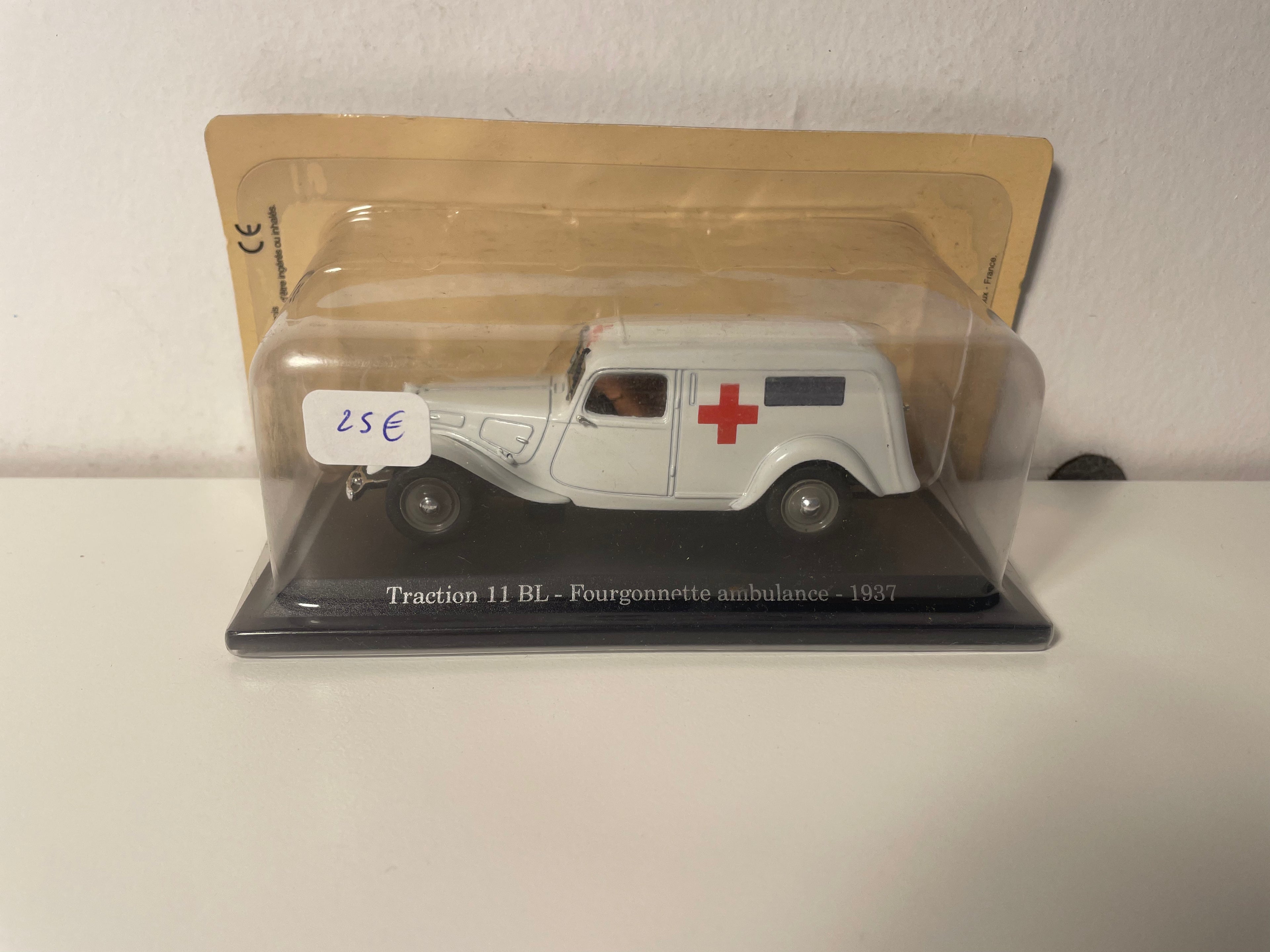 Citroën Traction 11 BL white AMBULANCE from 1937