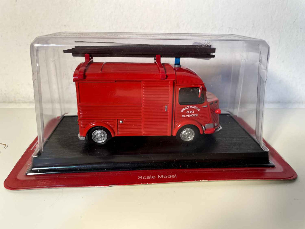 Citroën typ H integral Van czerwony FIREFIGHTERS z 1947 roku (Del Prado)