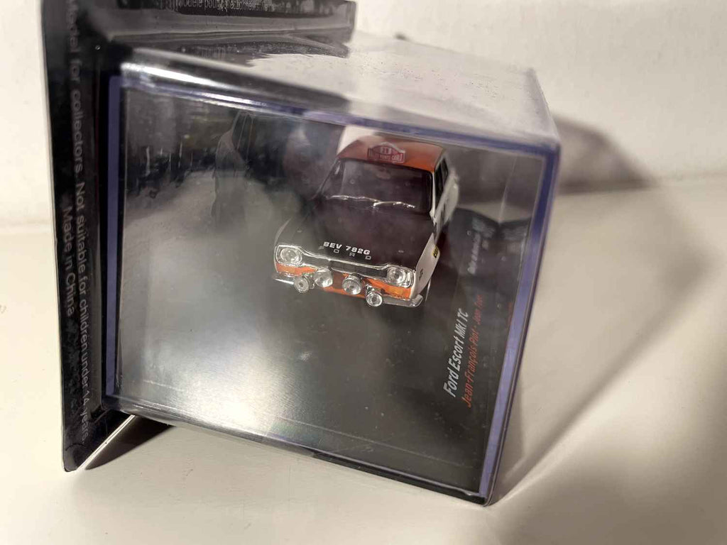 Ford Escort MkI TC wit, zwart en bruin nummer 29 - Monte Carlo Rally 1969